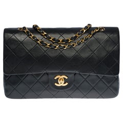 Chanel Timeless Medium Double Flap Shoulder bag in black quilted lambskin, GHW