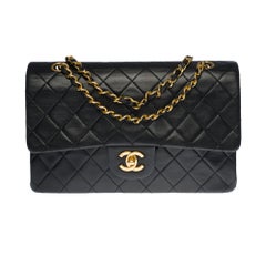 Chanel Timeless Medium Double Flap Shoulder bag in black quilted lambskin, GHW