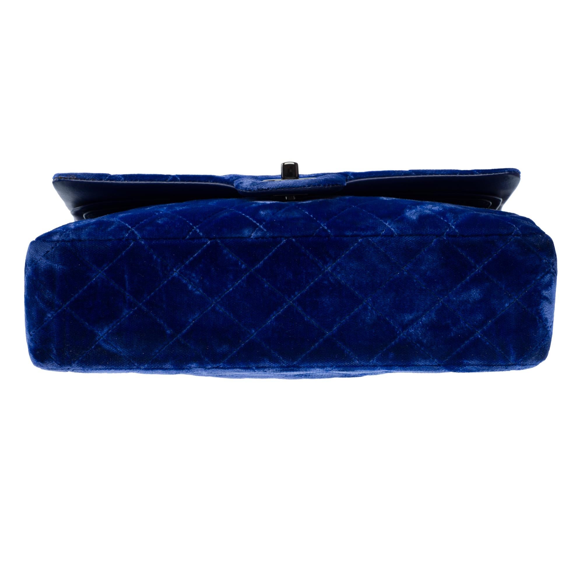 Chanel Timeless Medium double flap shoulder bag in blue quilted velvet , BHW For Sale 7