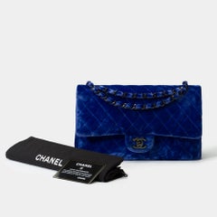 Chanel Timeless Medium double flap shoulder bag in blue quilted velvet , BHW