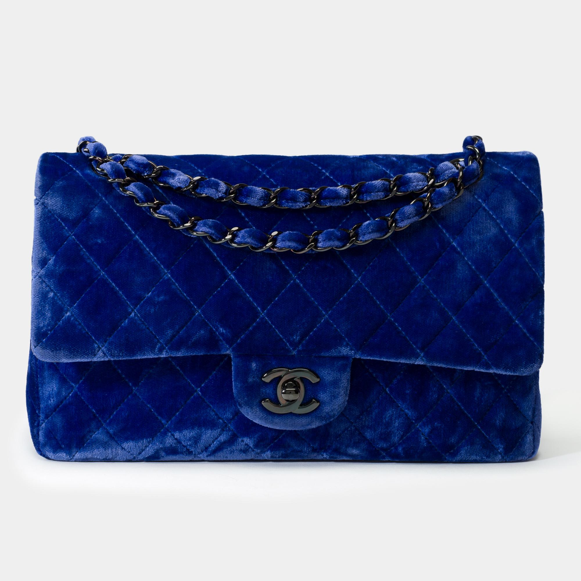 Blue Chanel Timeless Medium double flap shoulder bag in blue quilted velvet , BHW For Sale