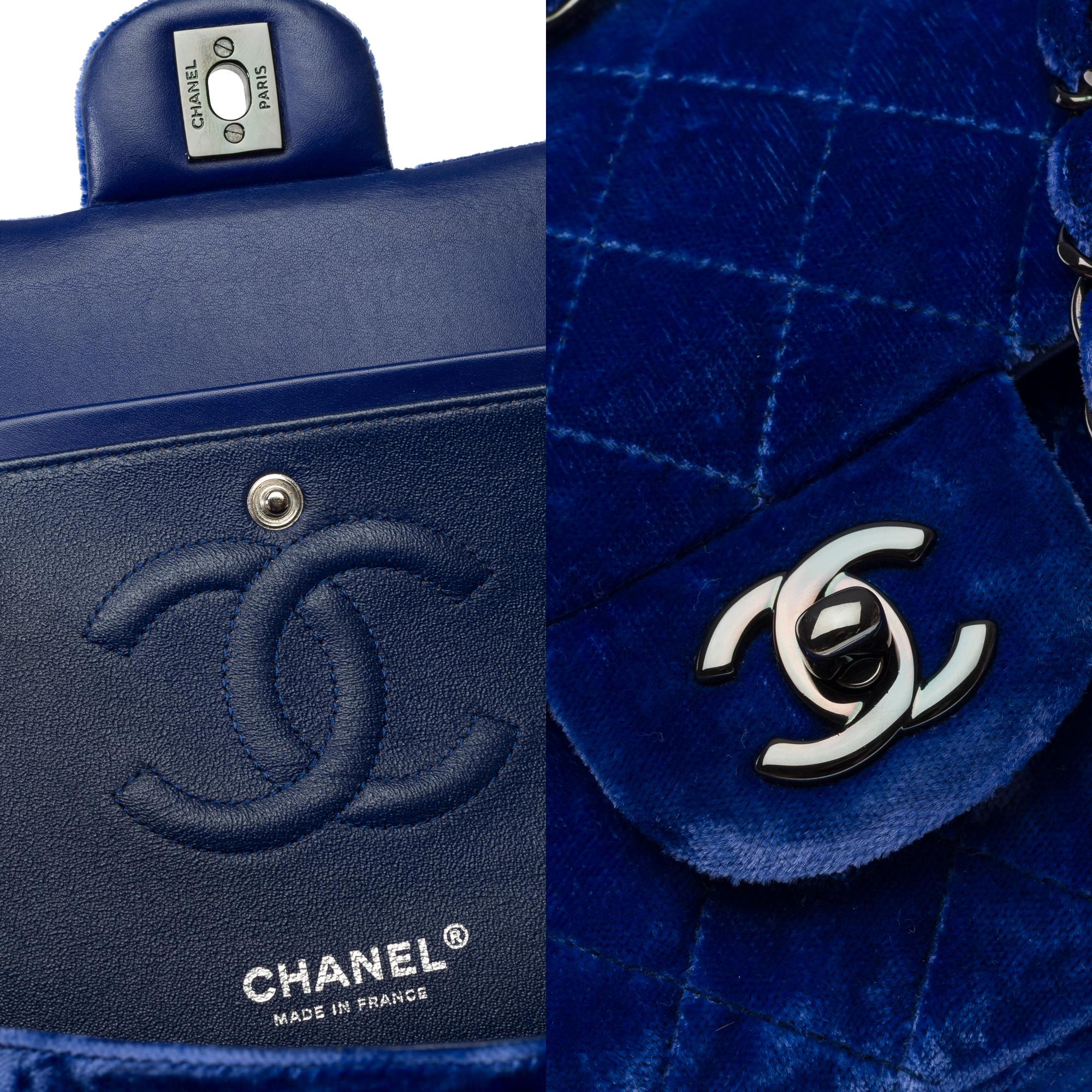 Chanel Timeless Medium double flap shoulder bag in blue quilted velvet , BHW For Sale 3