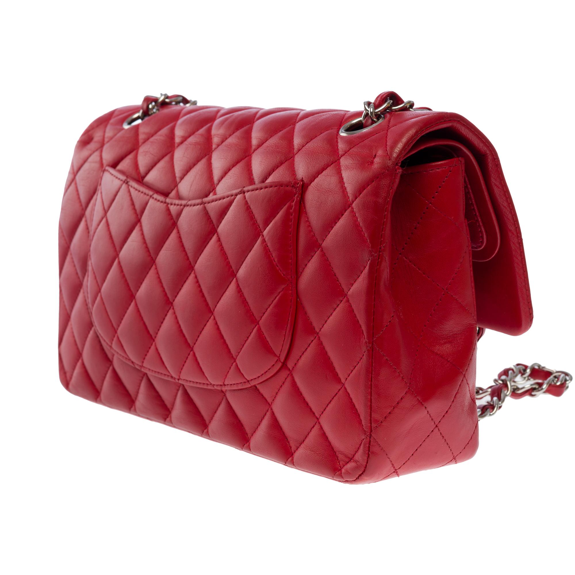 Chanel Timeless Medium double flap shoulder bag in Red lambskin leather, SHW For Sale 1
