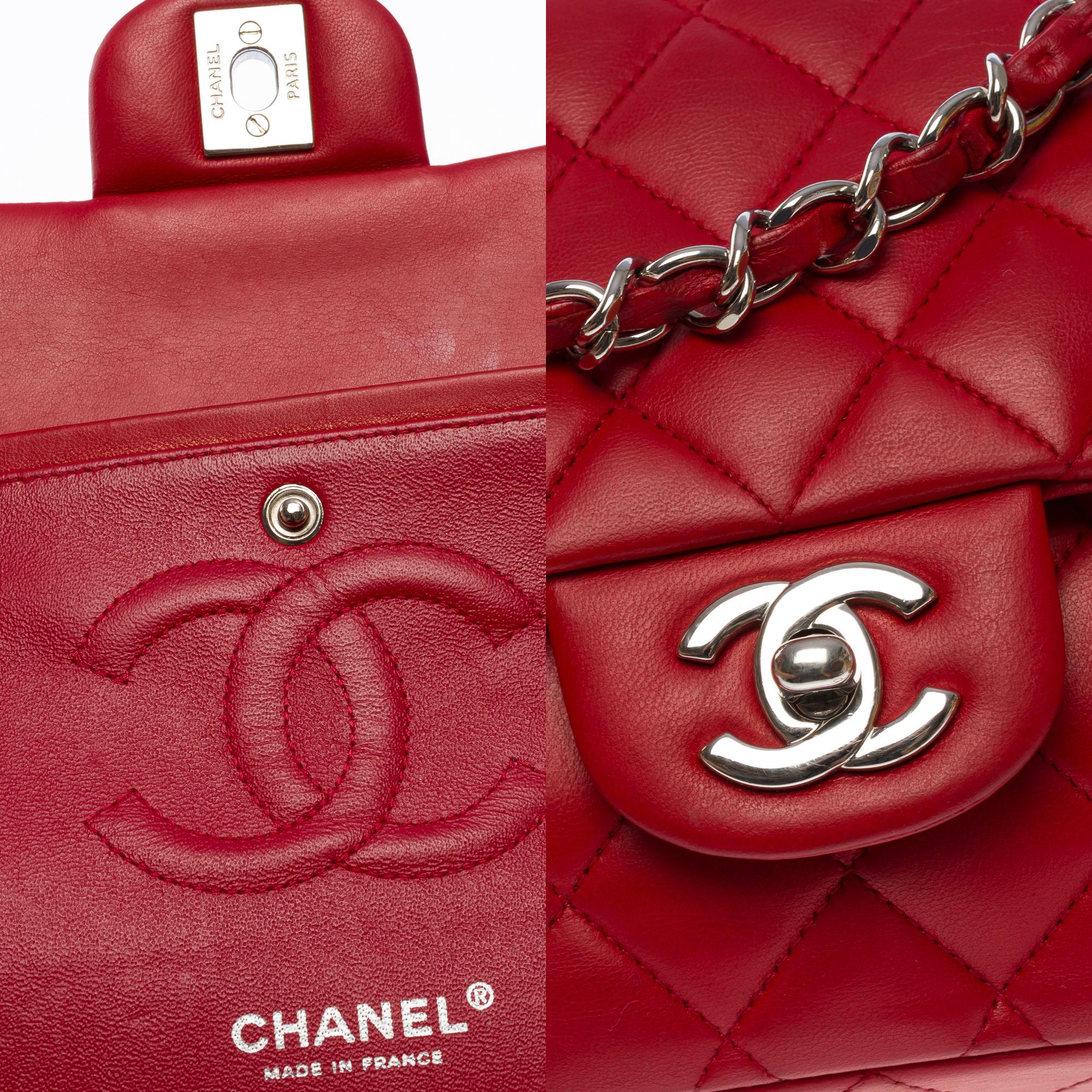 Chanel Timeless Medium double flap shoulder bag in Red lambskin leather, SHW For Sale 2