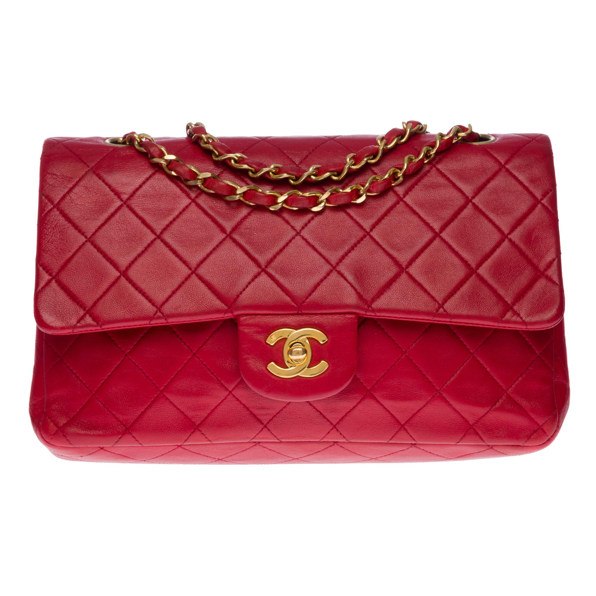 Chanel Timeless Medium double flap Shoulder bag in Red quilted leather, GHW