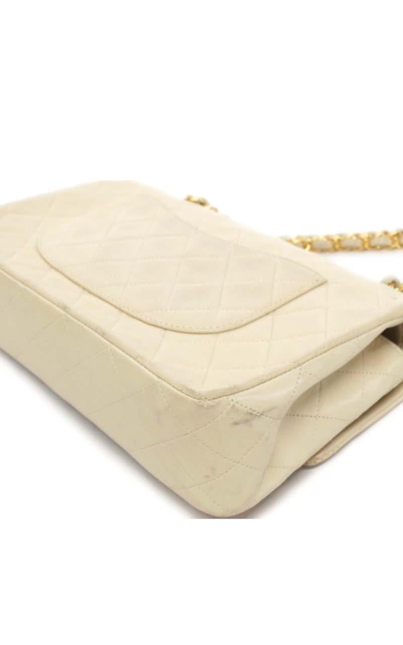 Gold Chanel Timeless medium handbag in Ivory quilted leather and gold hardware