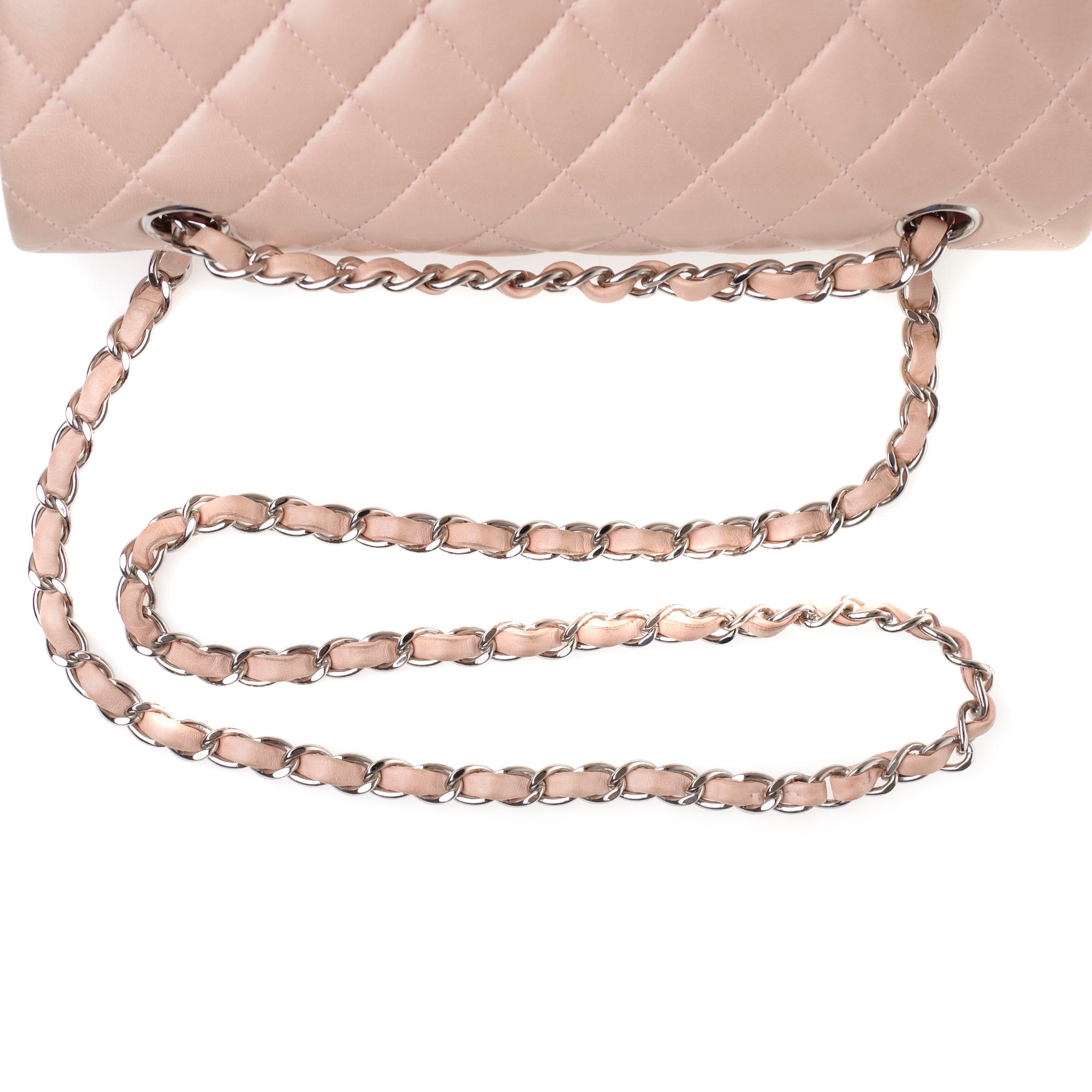 Chanel Timeless mittelgroße Handtasche aus rosa gestepptem Leder und silberner Hardware 5