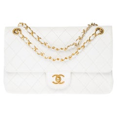 Chanel Timeless Medium Shoulder bag in black quilted leather and gold hardware