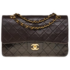 Chanel Timeless Medium Shoulder bag in brown quilted leather and gold hardware