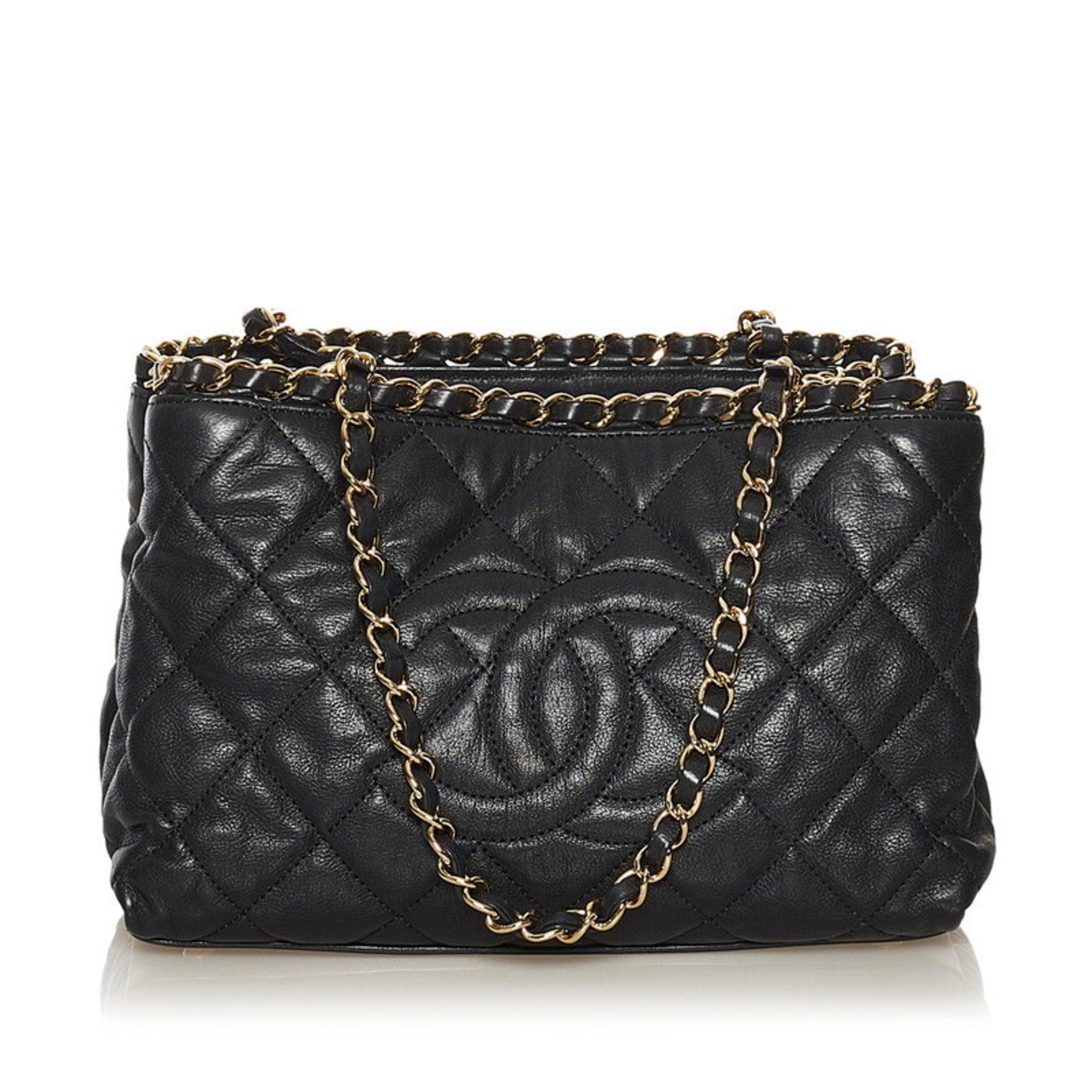 Chanel Timeless Mini Chain Around Shopper Caviar Gst Gold Hardware Black Bag In Good Condition For Sale In Miami, FL