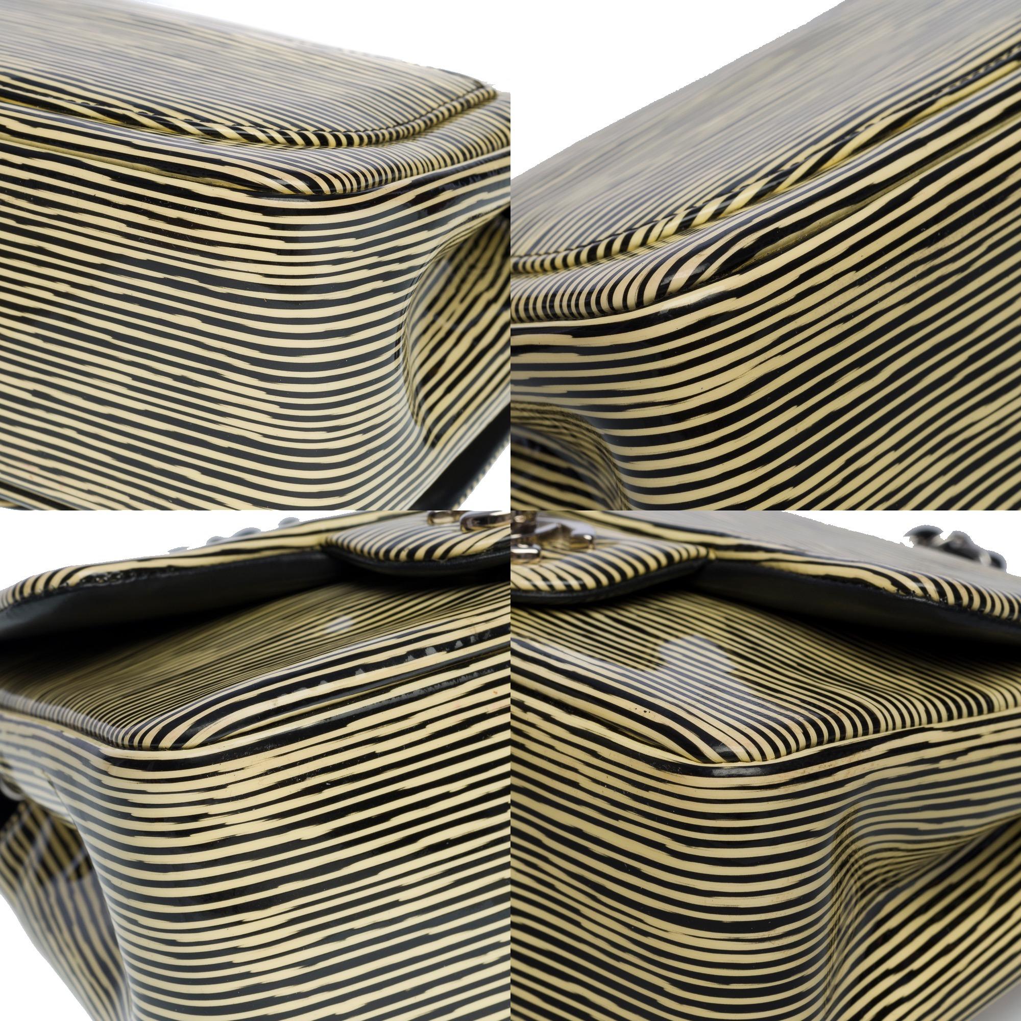 Borsa Chanel Timeless Mini Flap in vernice a righe gialle e nere, SHW in vendita 5