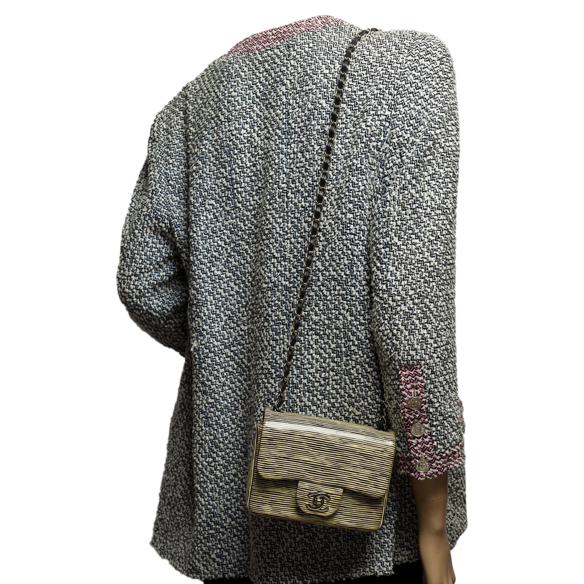 Borsa Chanel Timeless Mini Flap in vernice a righe gialle e nere, SHW in vendita 6