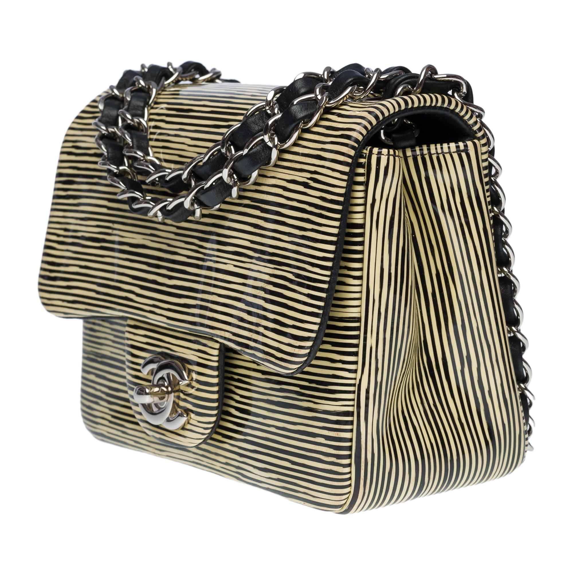 Beige Borsa Chanel Timeless Mini Flap in vernice a righe gialle e nere, SHW in vendita