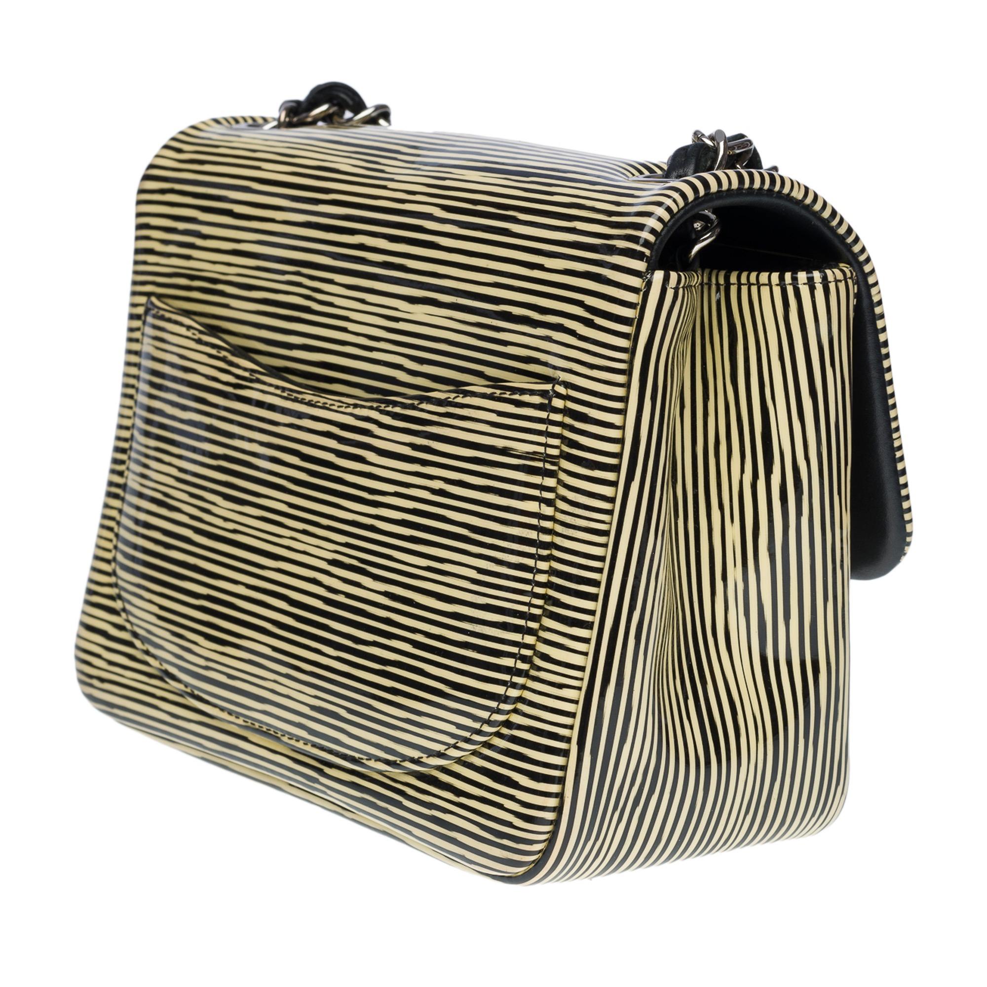 Borsa Chanel Timeless Mini Flap in vernice a righe gialle e nere, SHW In condizioni ottime in vendita a Paris, IDF