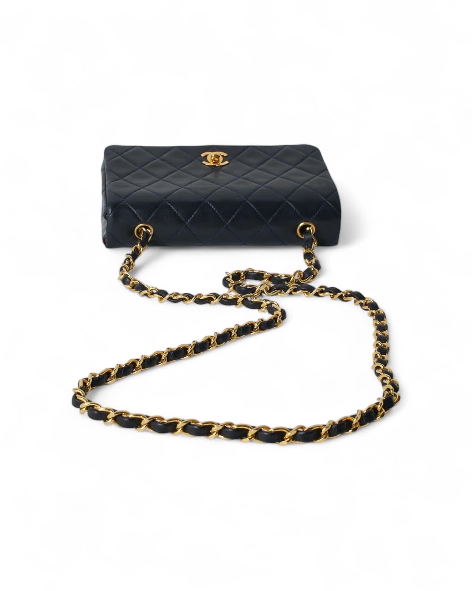 Chanel Timeless Mini Flap Vintage Blu 5