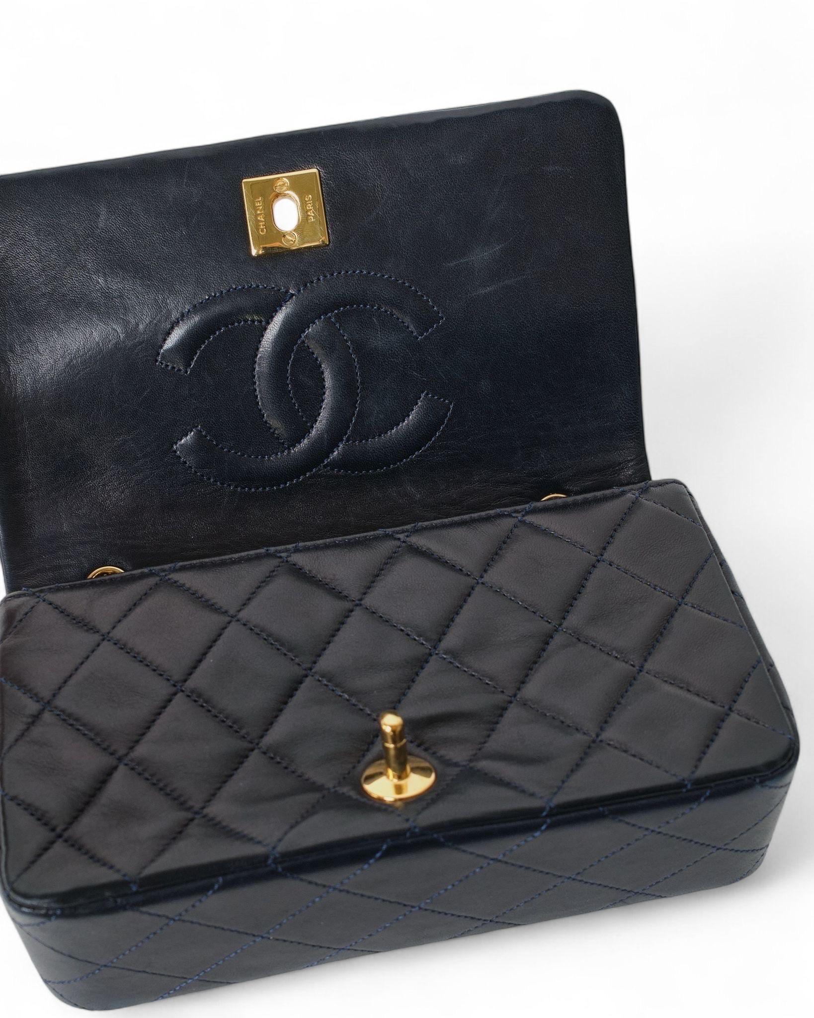 Chanel Timeless Mini Flap Vintage Blu 9