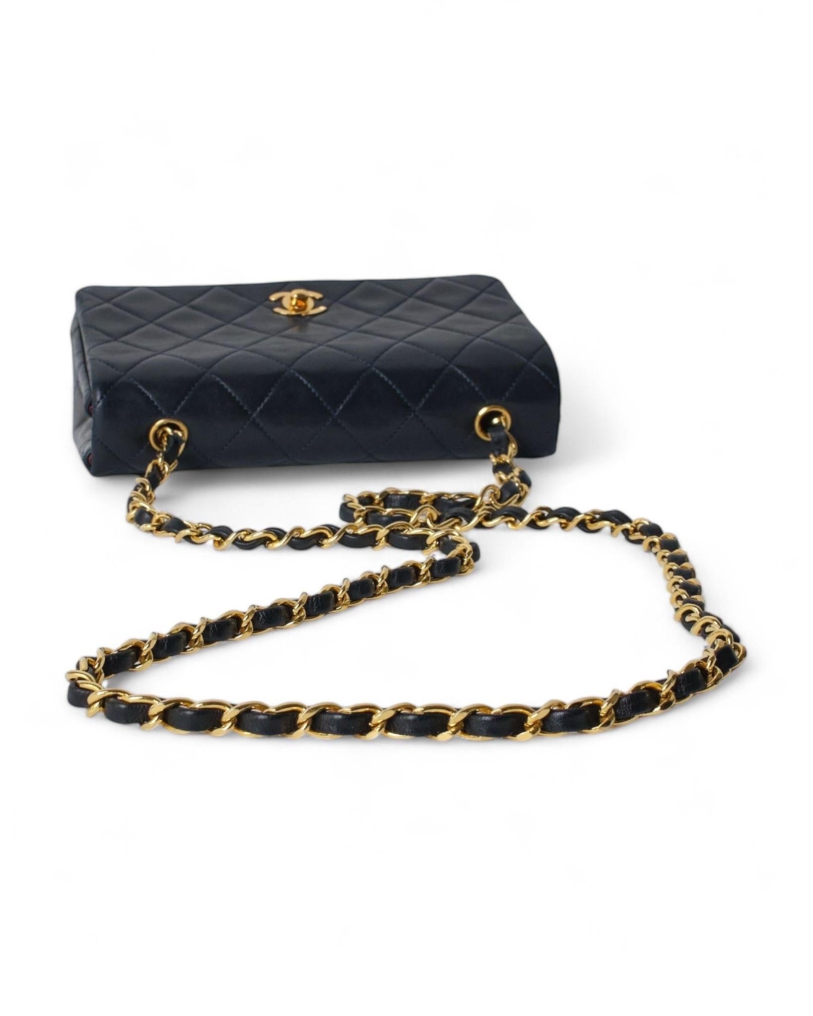 Chanel Timeless Mini Flap Vintage Blu 4