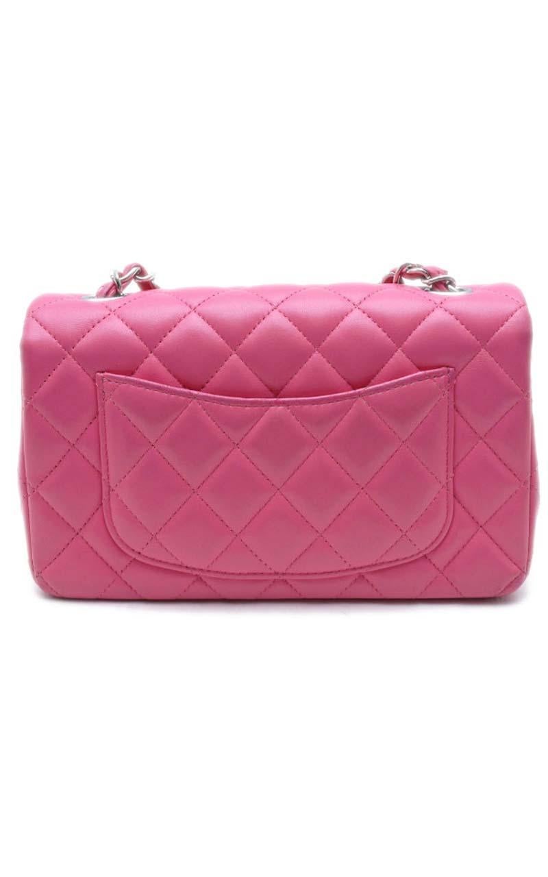 Chanel Timeless medium handbag in Pink quilted leather and Silver hardware
Dimensions:
Height: 12 cm
Depth: 6 cm
Length: 20cm
Place of Origin: France
Material Notes :Quilted Lambskin Leather
Condition: Excellent
Wear consistent with age and