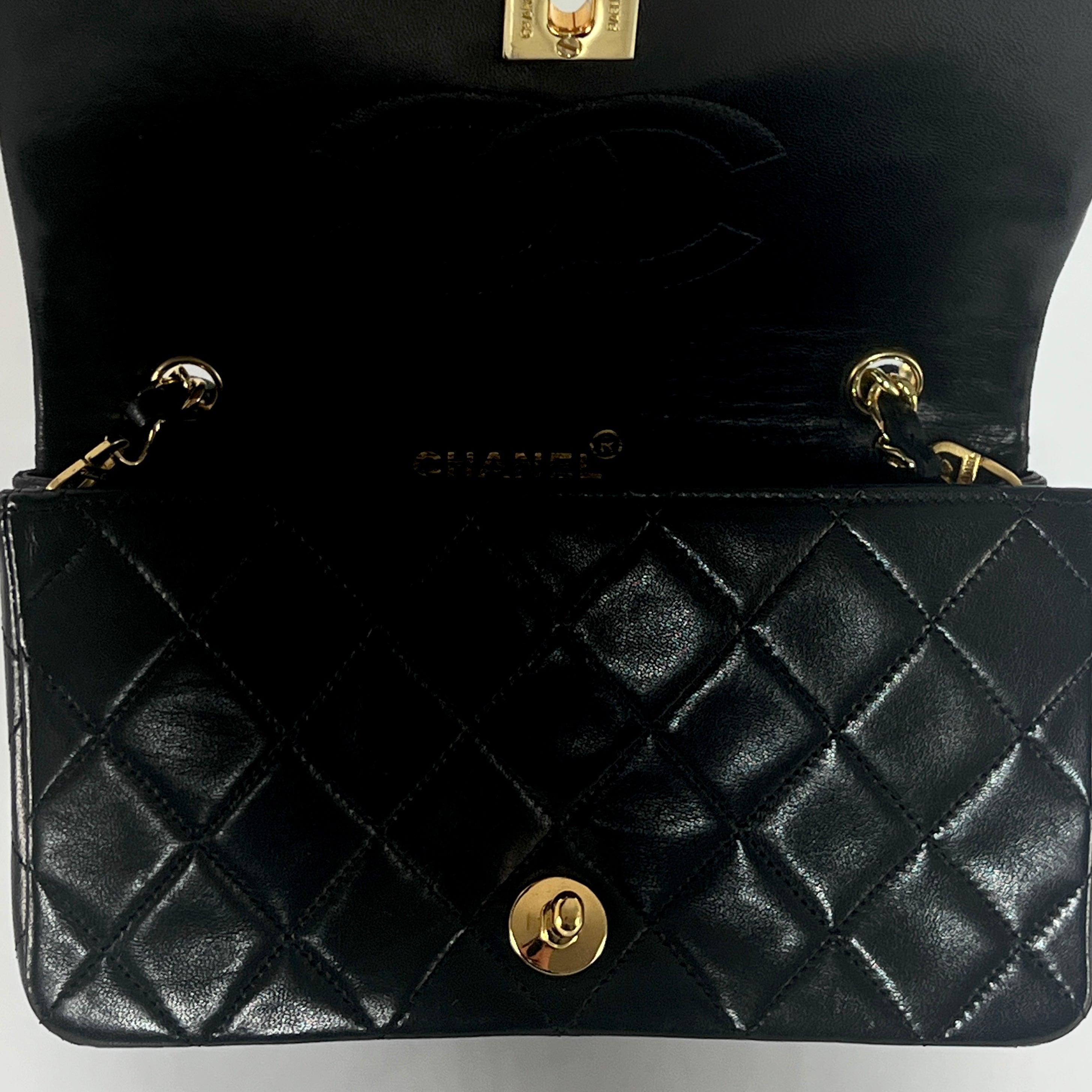 da uomo o donna Chanel Timeless Mini Borsa rettangolare con patta in pelle d'agnello nera 1989-1991 in vendita