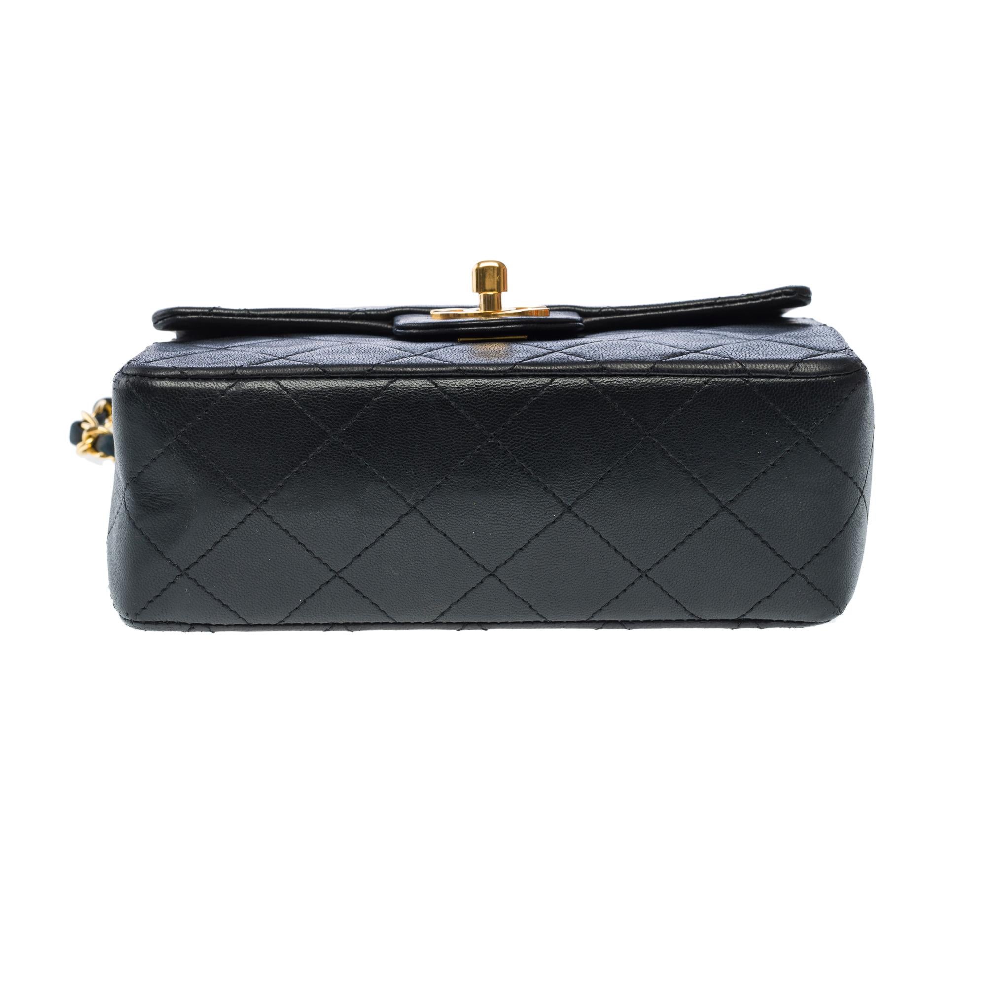 Borsa Chanel Timeless Mini con patta a tracolla in pelle di agnello trapuntata nera , GHW in vendita 6
