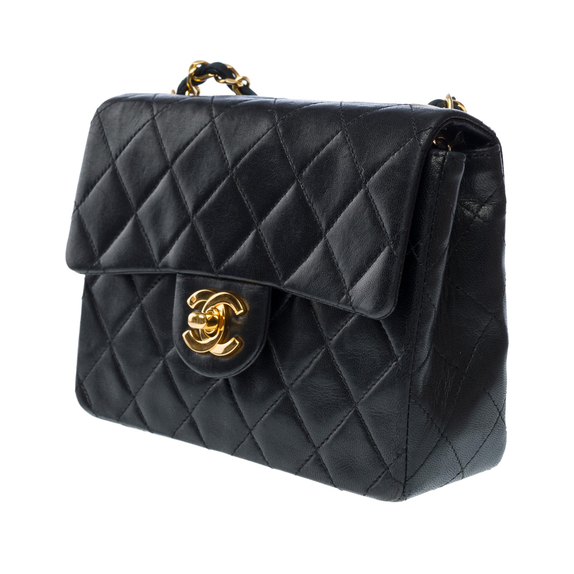 Donna Borsa Chanel Timeless Mini con patta a tracolla in pelle di agnello trapuntata nera , GHW in vendita