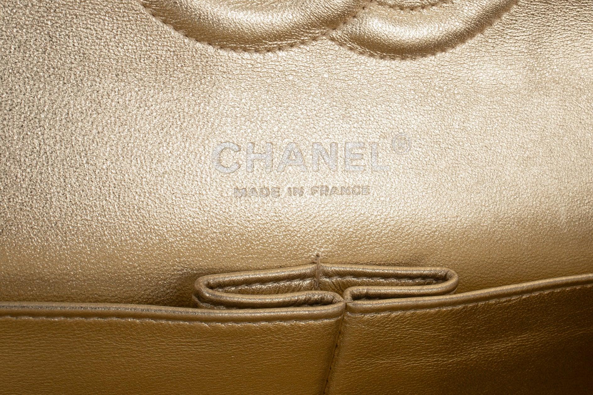Chanel Timeless Blassgoldene Metallic Classic Bag aus Lammleder, 2006/2008 im Angebot 6