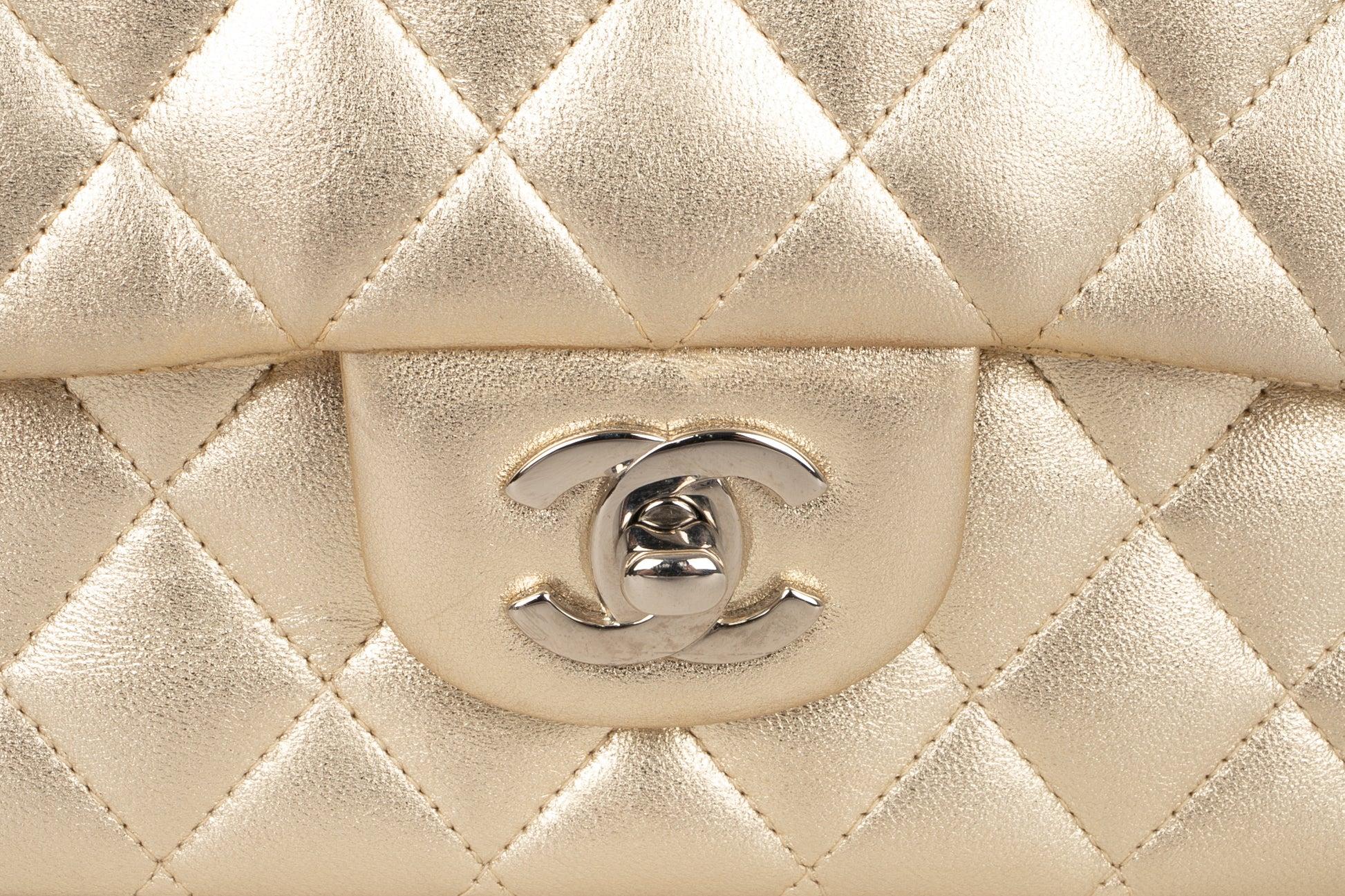 Chanel Timeless Pale-Golden Metallic Lamb Leather Classic Bag, 2006/2008 For Sale 3