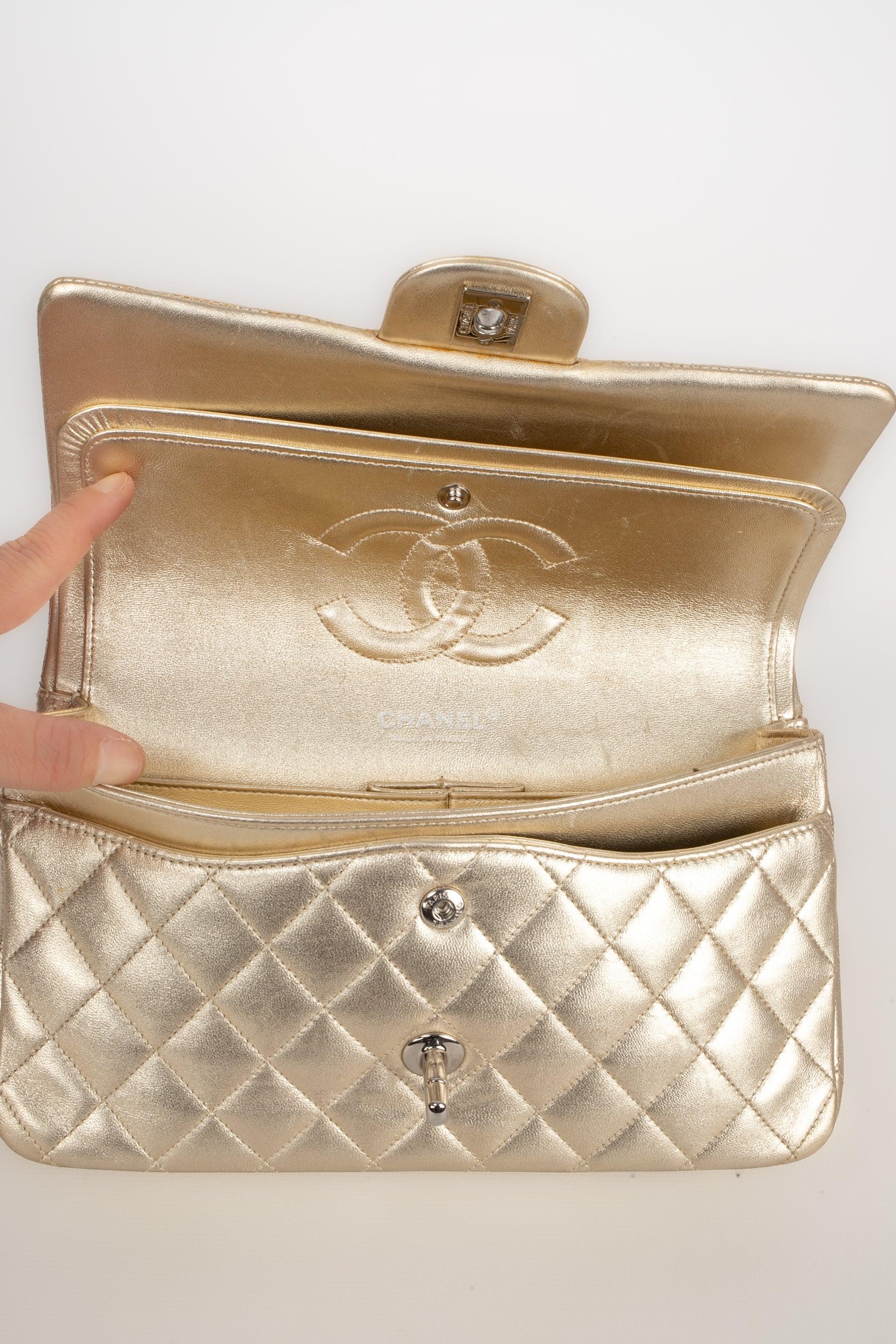 Chanel Timeless Pale-Golden Metallic Lamb Leather Classic Bag, 2006/2008 For Sale 4