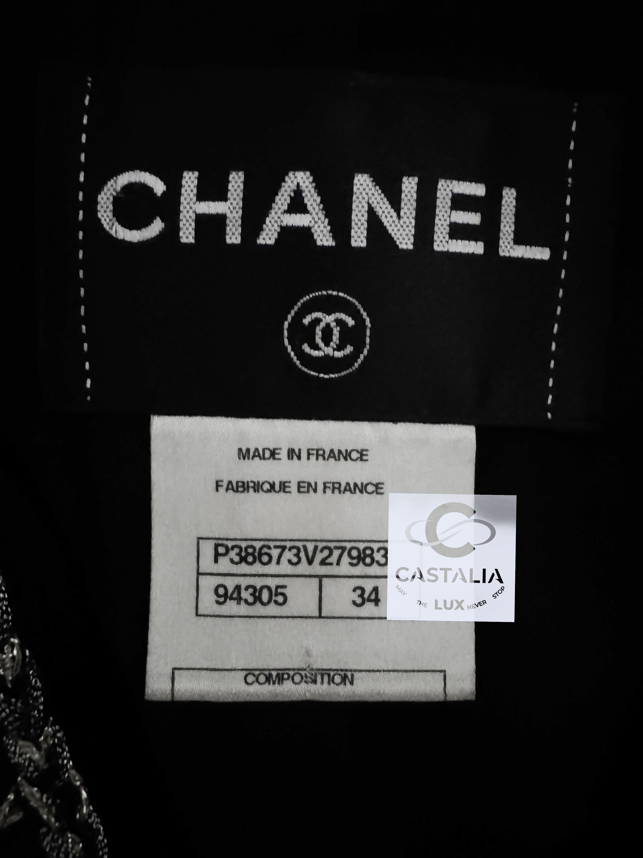 Chanel Timeless Paris / Shanghai Giacca in tweed nero 34 FR in vendita 8