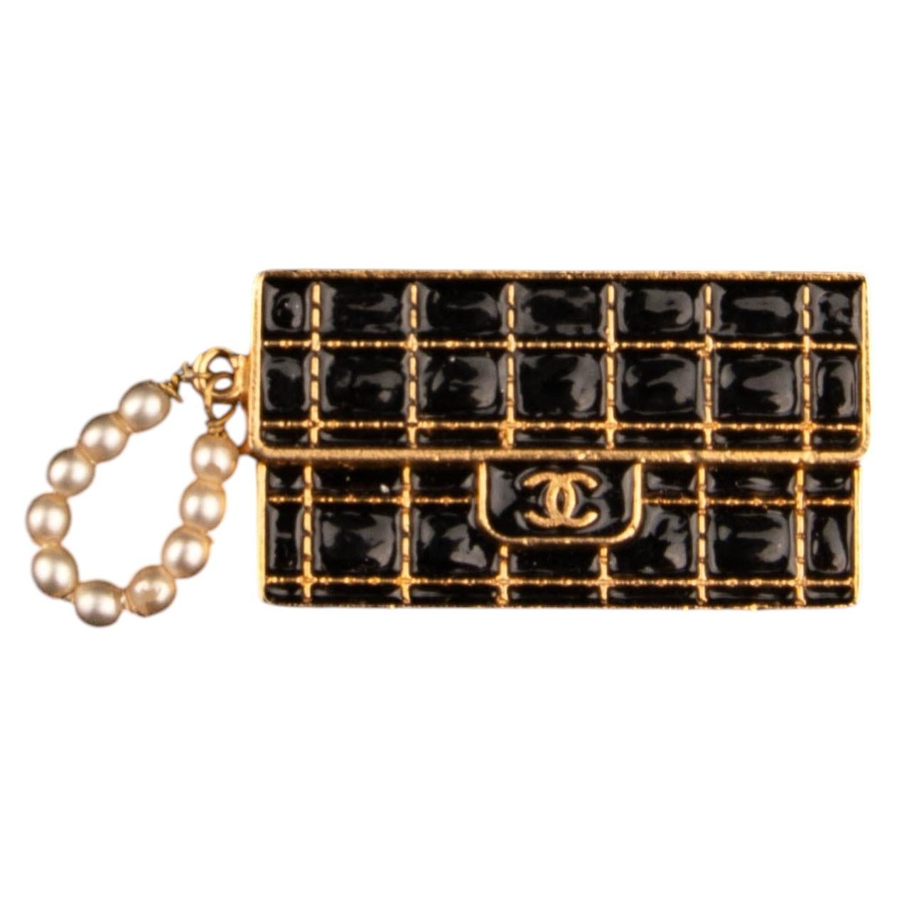 Chanel 'Zeitlos'-Nadel von Karl Lagerfeld Herbst-Winter 2002