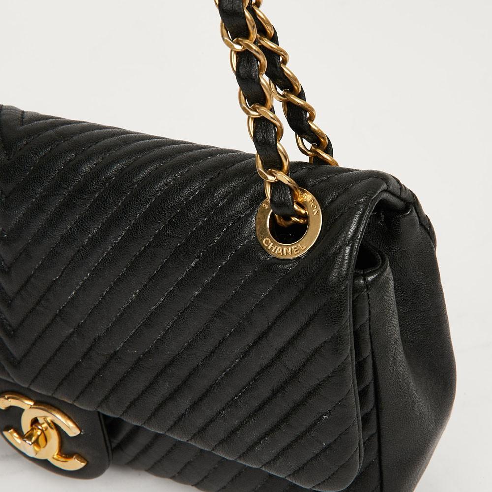 Chanel Timeless Quilted Black Bag In Good Condition In Paris, FR