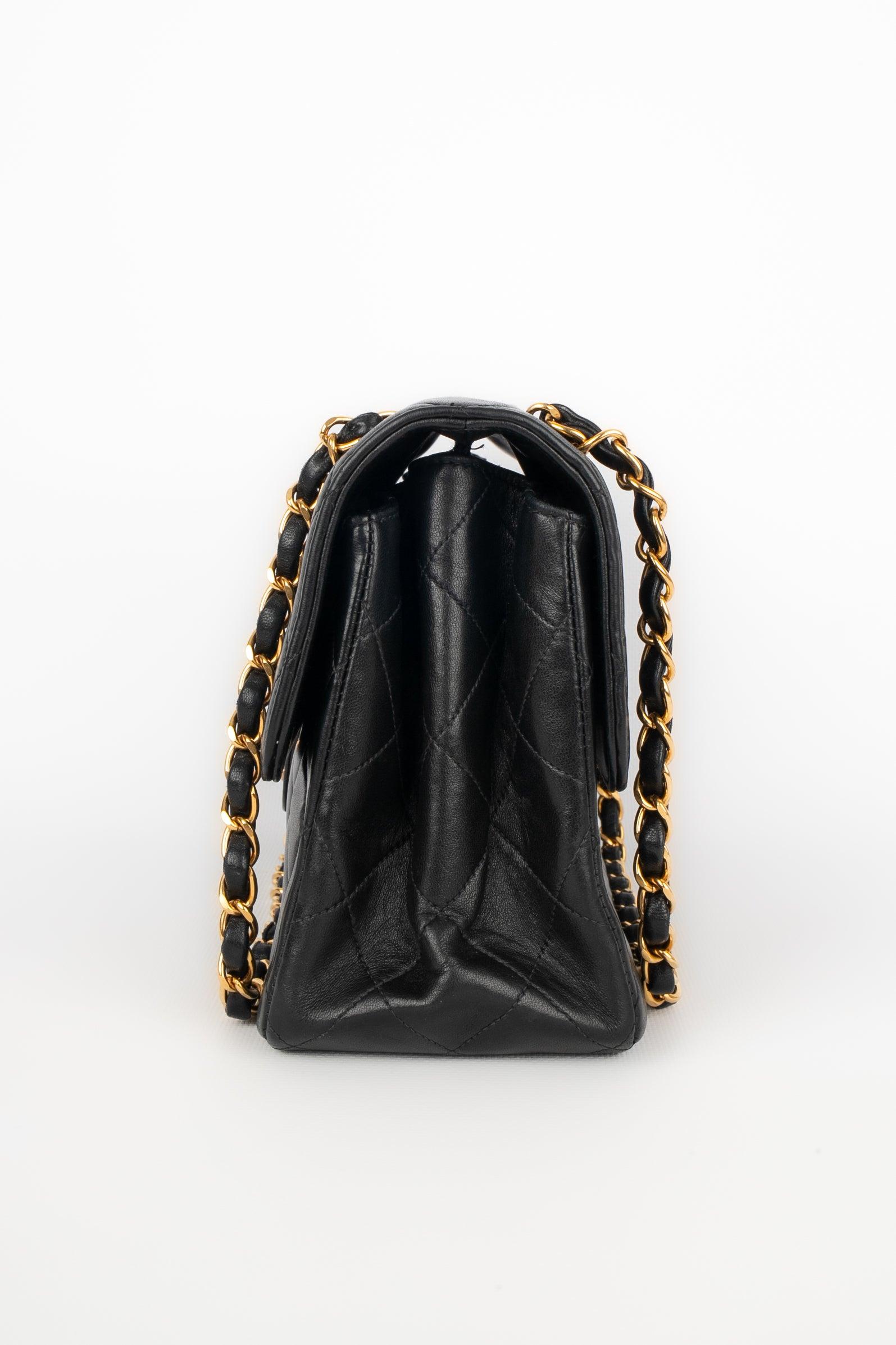 Bolso Chanel Timeless de piel acolchada negra, 1996/1997 en Excelente estado para la venta en SAINT-OUEN-SUR-SEINE, FR