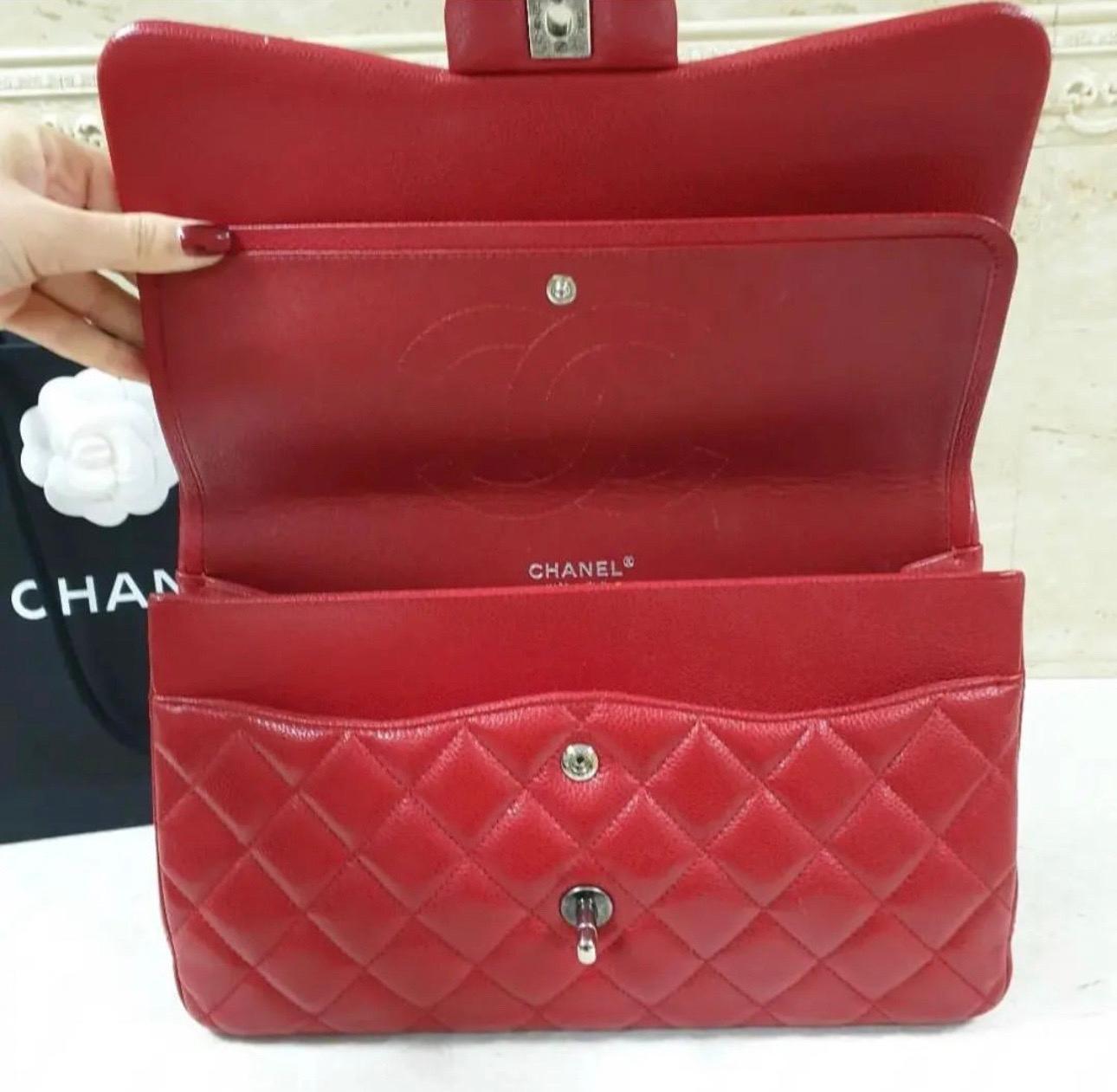 CHANEL Timeless Red Large Double Flap Caviar Crossbody Shoulder Bag In Good Condition For Sale In Krakow, PL