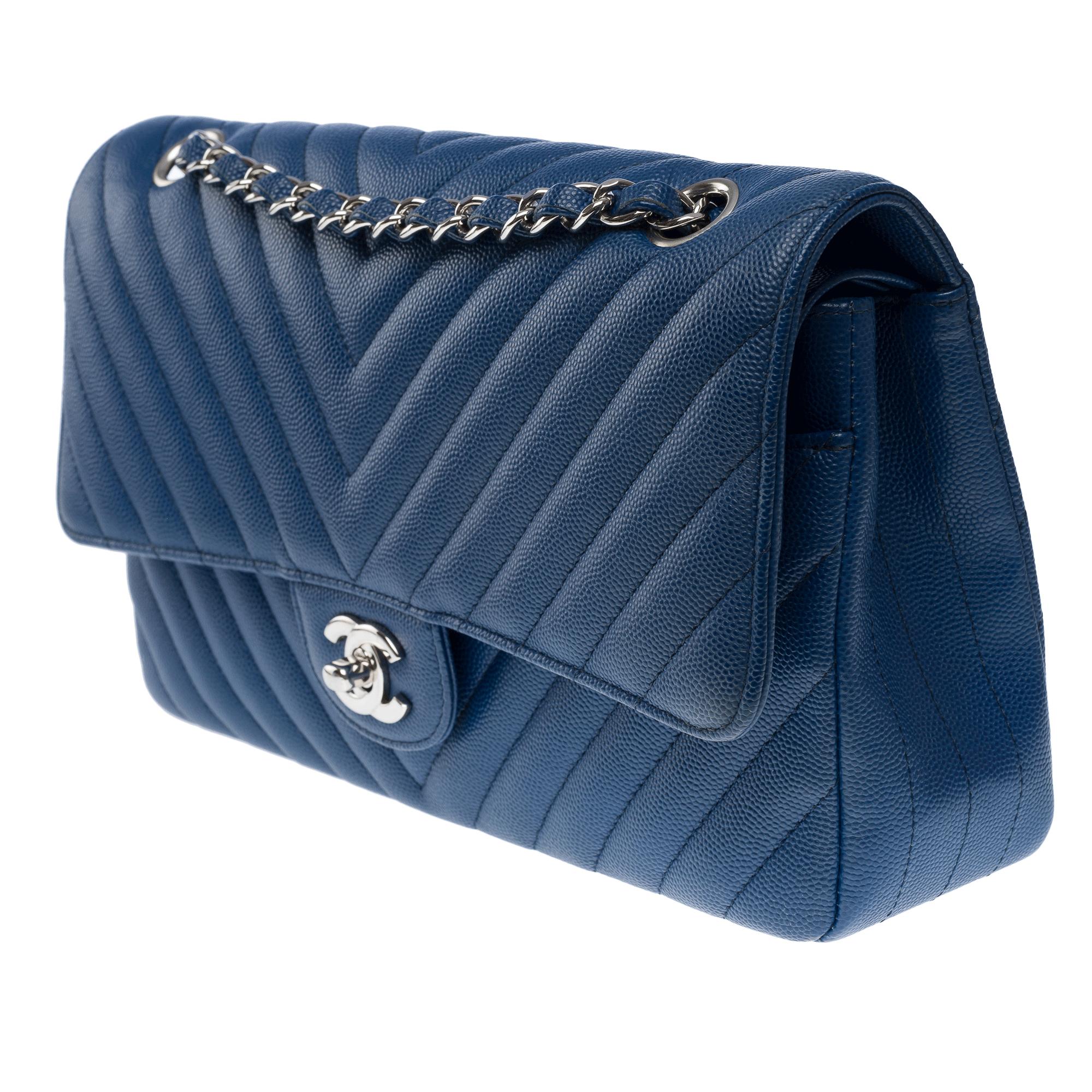Chanel Timeless shoulder bag in blue chevrons quilted caviar leather , PHW In Excellent Condition For Sale In Paris, IDF