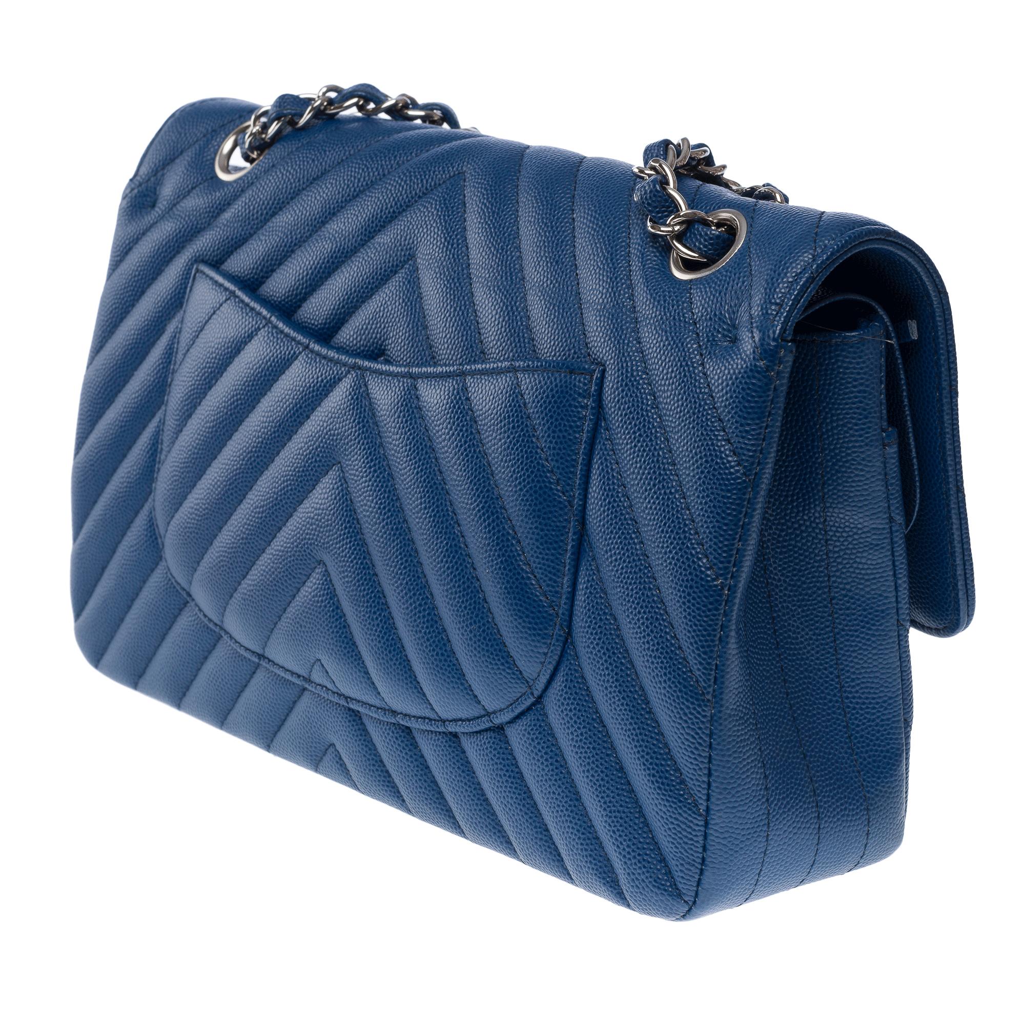 Women's Chanel Timeless shoulder bag in blue chevrons quilted caviar leather , PHW For Sale