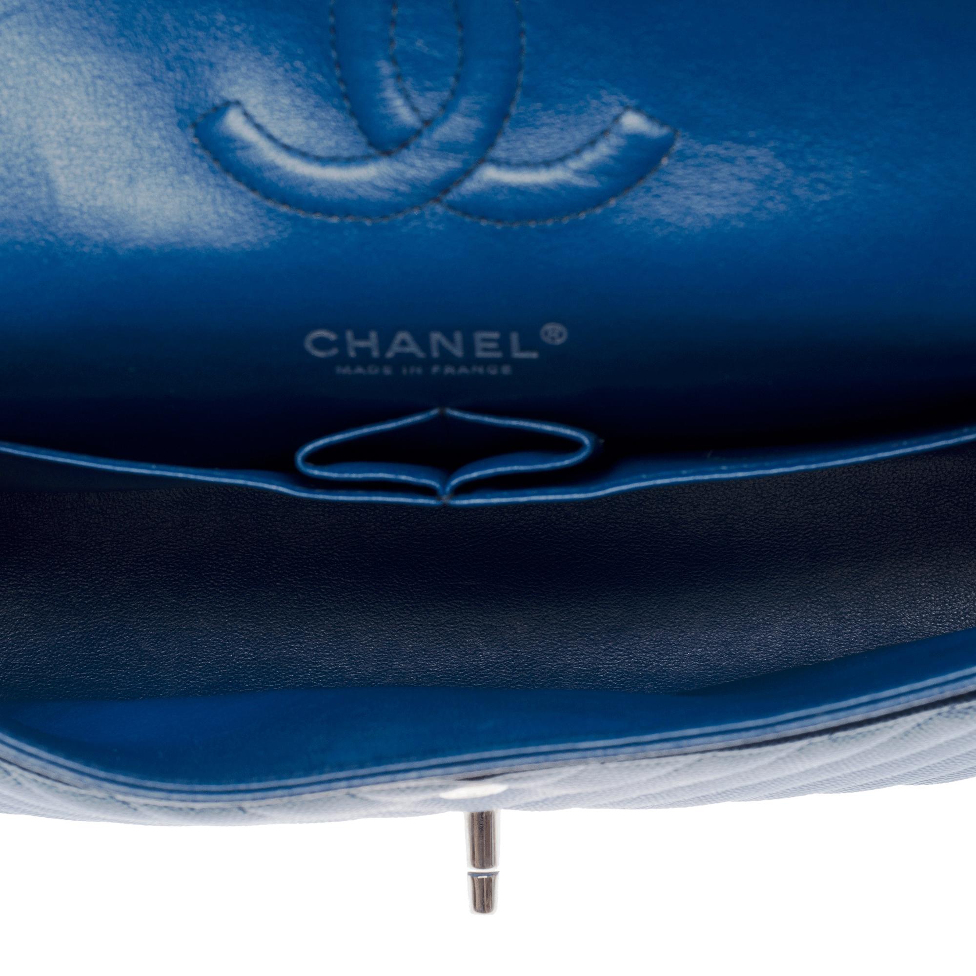 Chanel Timeless shoulder bag in blue chevrons quilted caviar leather , PHW For Sale 3