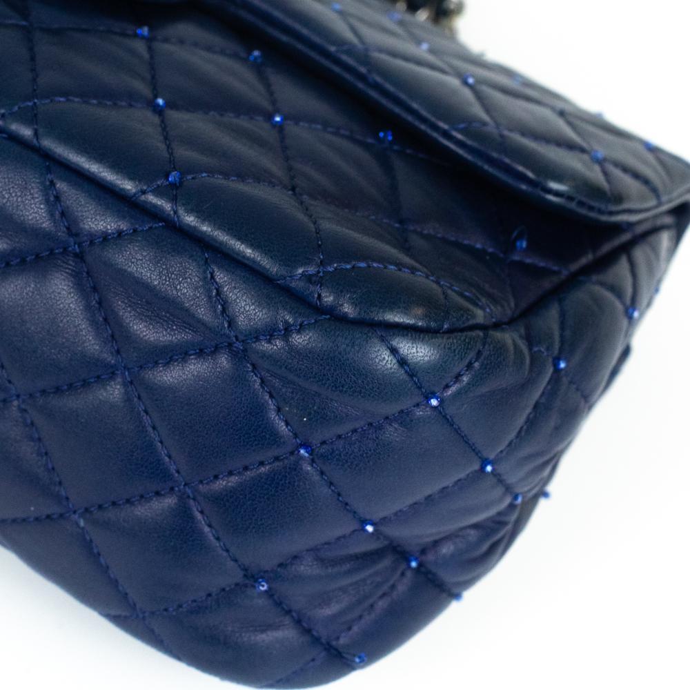CHANEL Timeless Shoulder bag in Blue Leather 4