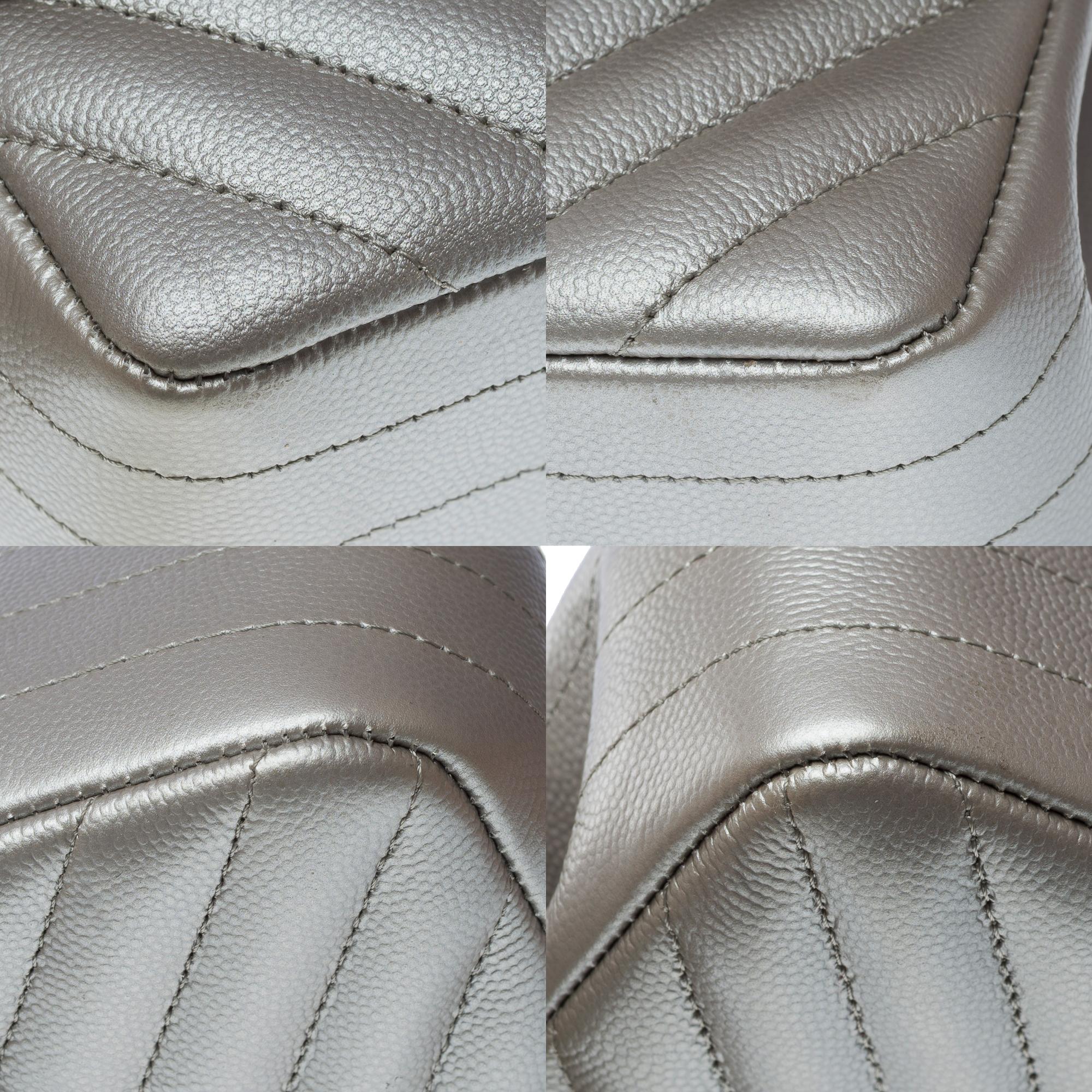 Chanel Timeless shoulder bag in Metallic Silver Chevron Caviar leather , PHW For Sale 9