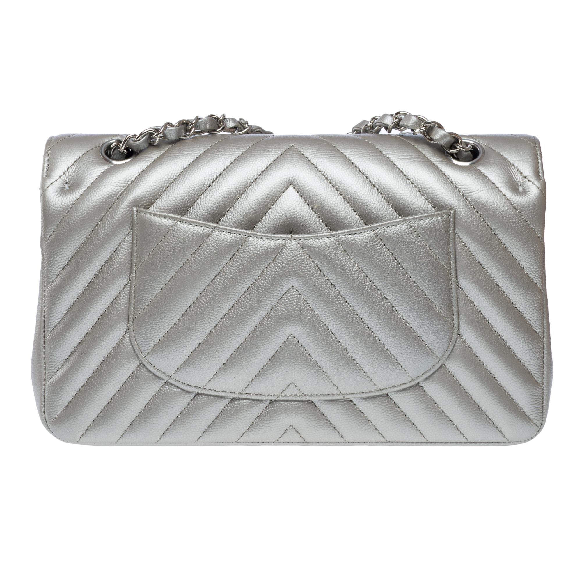 Chanel Timeless shoulder bag in Metallic Silver Chevron Caviar leather , PHW For Sale 1