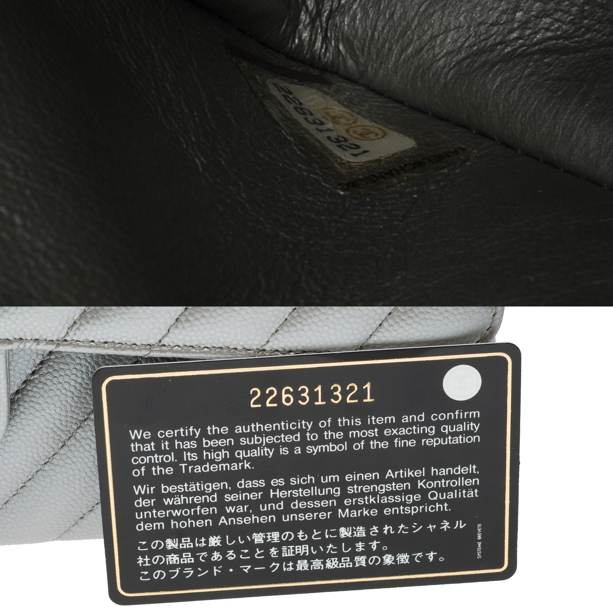 Chanel Timeless shoulder bag in Metallic Silver Chevron Caviar leather , PHW For Sale 5