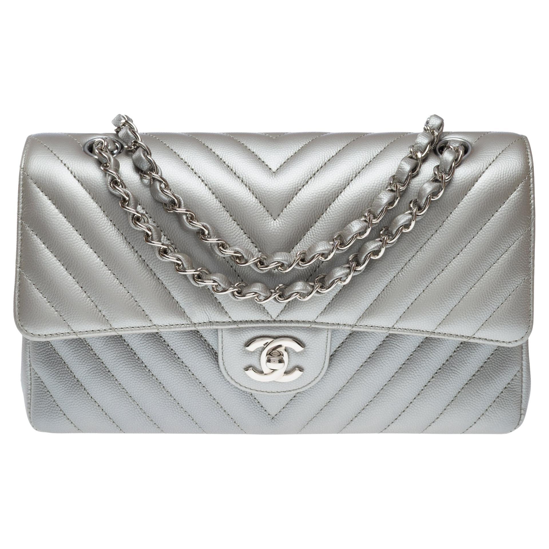 Chanel Timeless shoulder bag in Metallic Silver Chevron Caviar leather , PHW For Sale