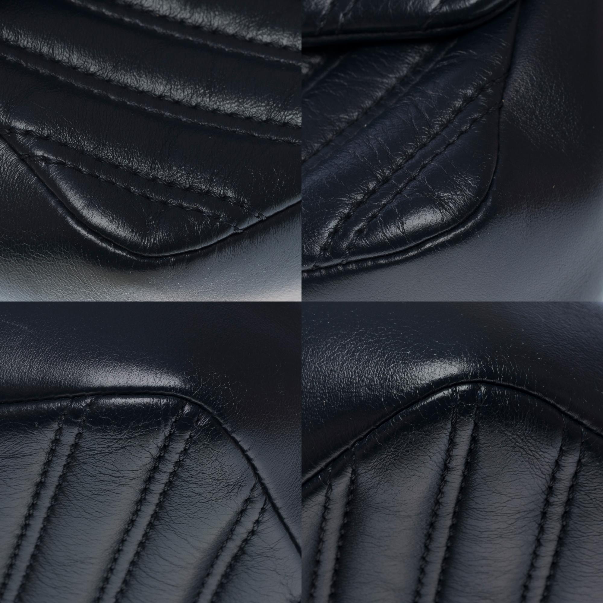 Chanel Timeless shoulder bag in Navy Blue Chevron leather , PHW For Sale 6