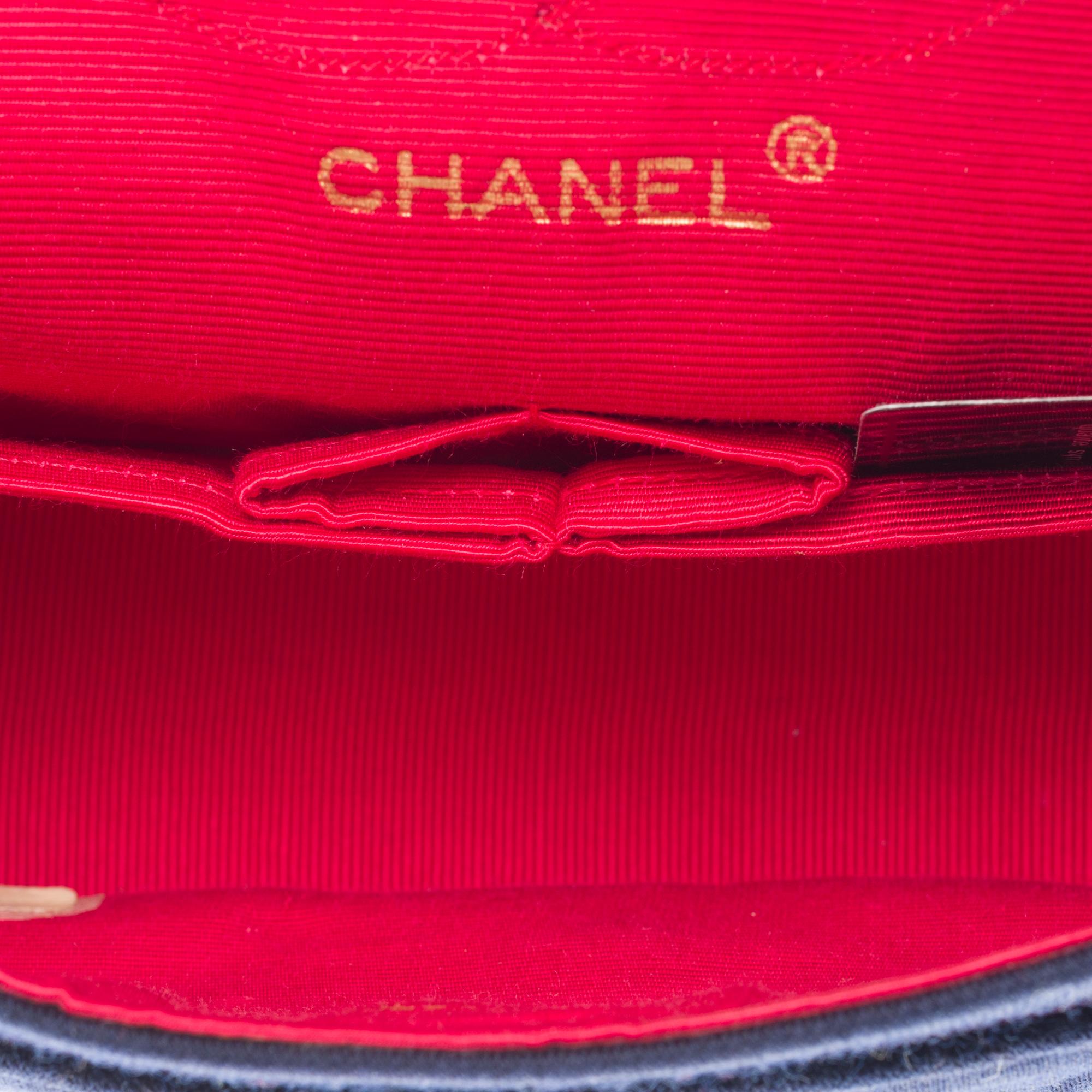 Chanel Timeless shoulder bag in navy blue quilted jersey with gold hardware In Good Condition In Paris, IDF