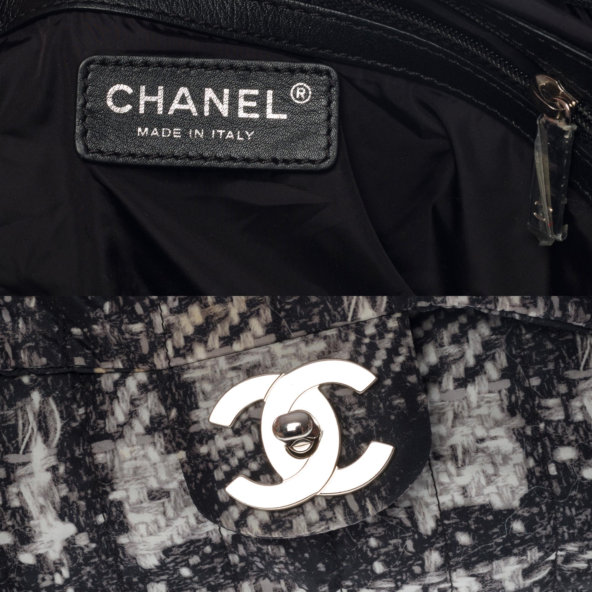 Women's Chanel Timeless shoulder bag in soft synthetic printed tweed black/white, SHW For Sale