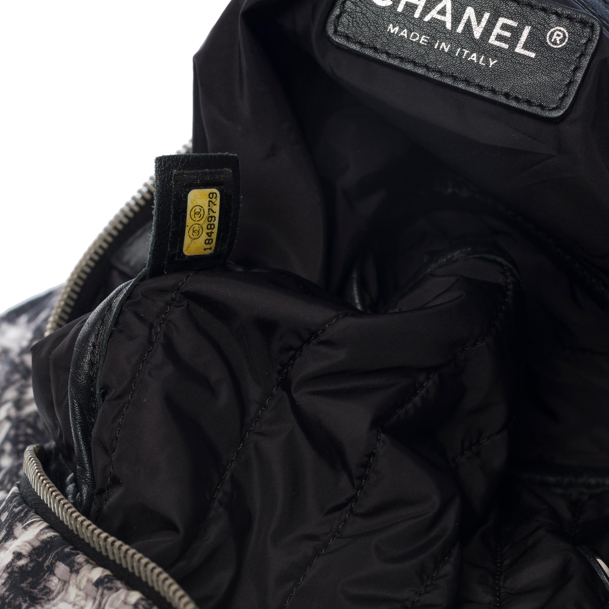 Chanel Timeless Umhängetasche aus weichem synthetischem Tweed in Schwarz/Weiß in Schwarz/Weiß, SHWeiß im Angebot 2