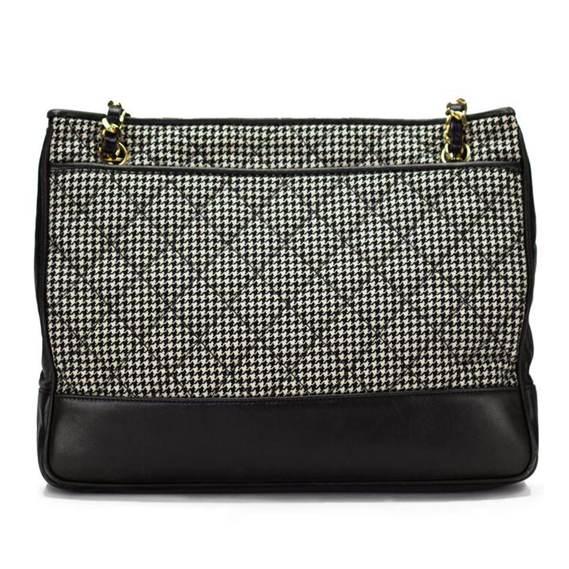 Chanel 1992 Timeless Tote Camera Rare Collector Vintage Houndstooth Canvas Tote Unisexe en vente