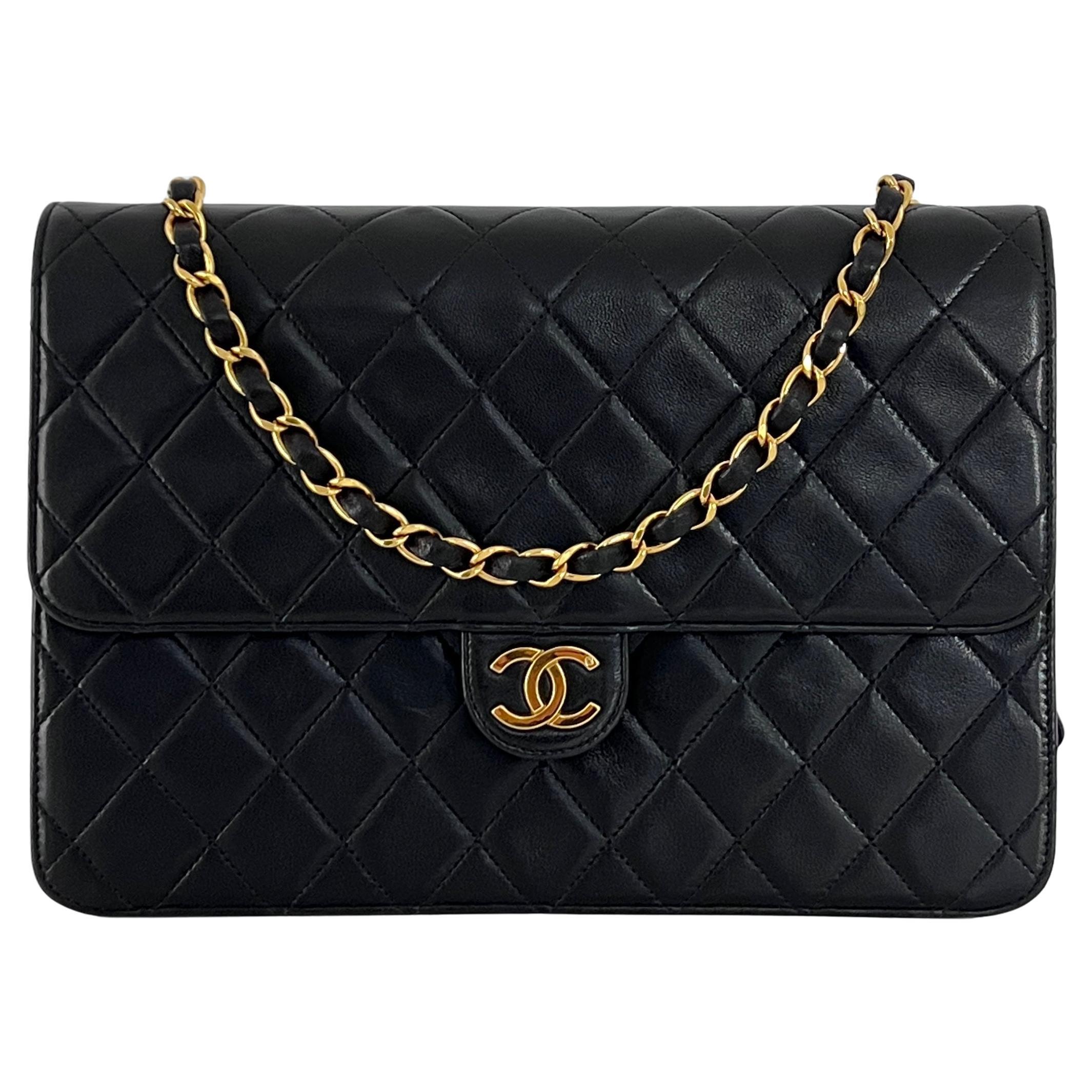 Chanel Portafoglio senza tempo con catena in pelle di agnello media nera 1991-1994