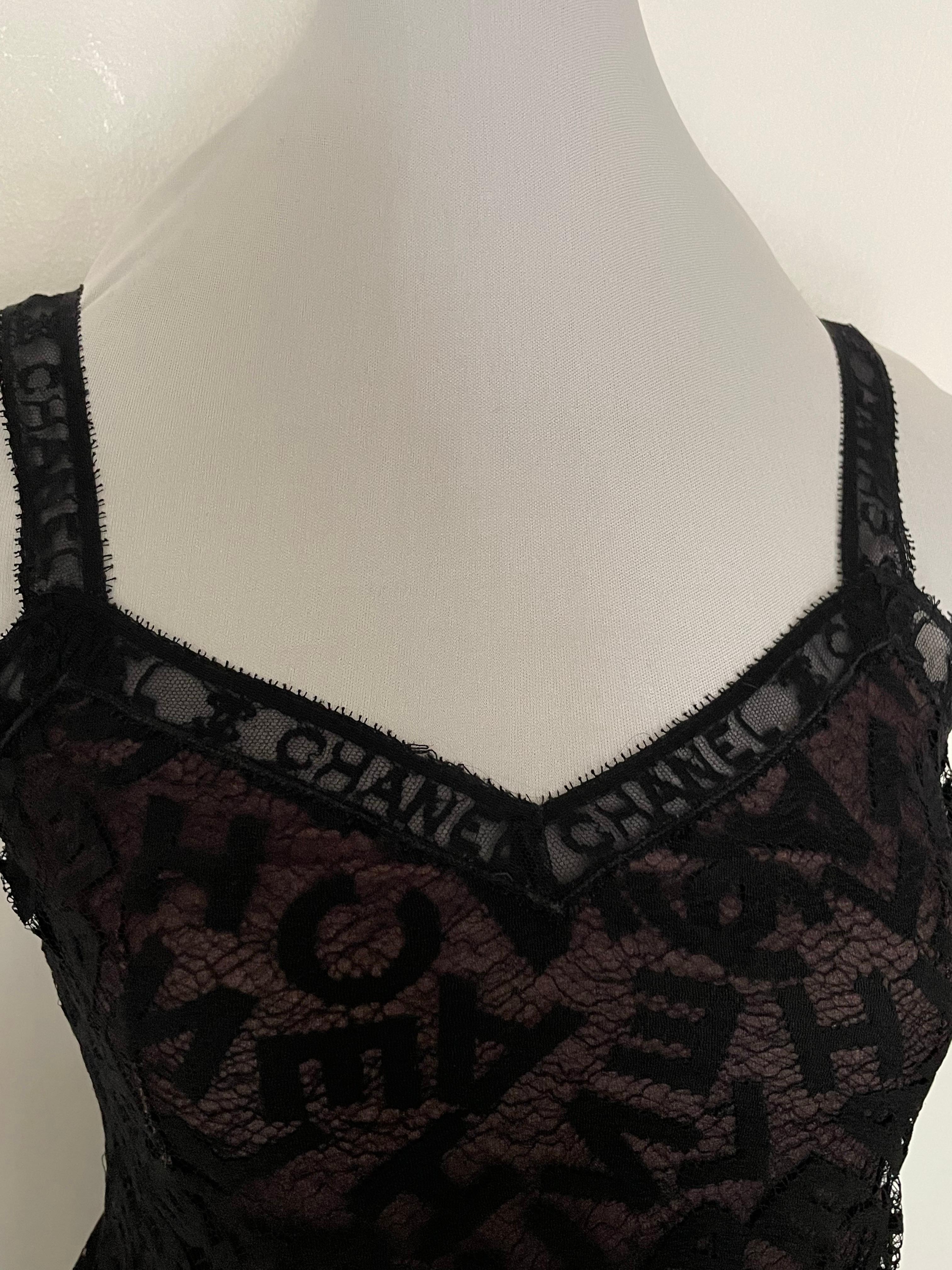 Donna Chanel Set top e gonna Monogram in vendita
