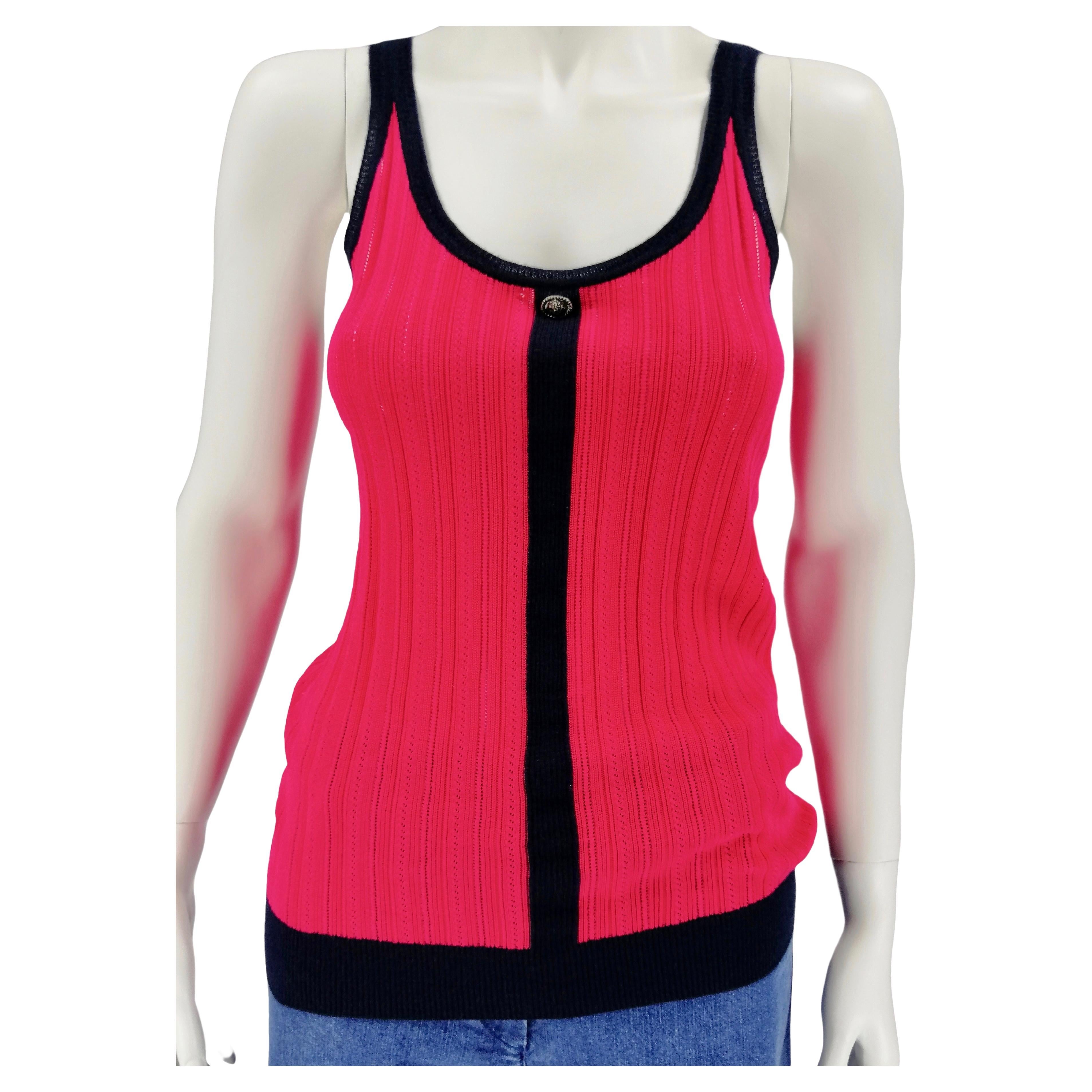 Verdusa Women's Casual Double V Neck Slim Fitted Basic Tank Top :  : Clothing, Shoes & Accessories