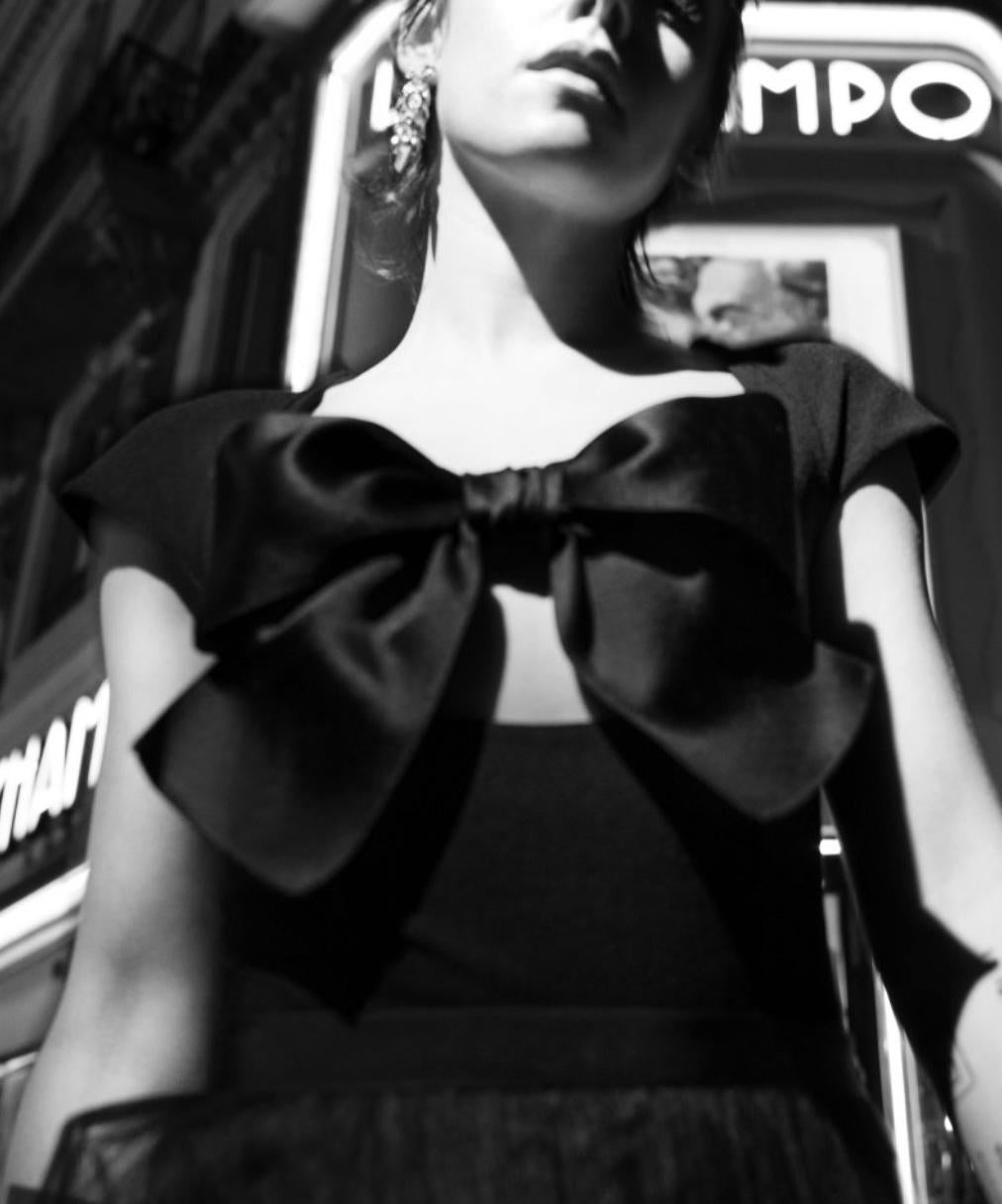 Top en crêpe stretch avec nœud en soie du défilé printemps/été 2023 de Chanel - 44 FR/L. en vente 9